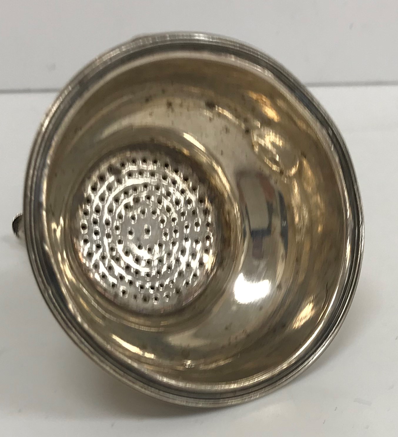 A Regency silver wine funnel of typical form (by Samuel Godbehere, Edward Wigan and James Boult, - Image 2 of 2