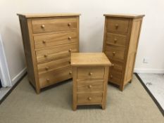 A Sambourne oak bedroom suite comprising five drawer chest 84 cm wide x 43 cm deep x 118 cm high,