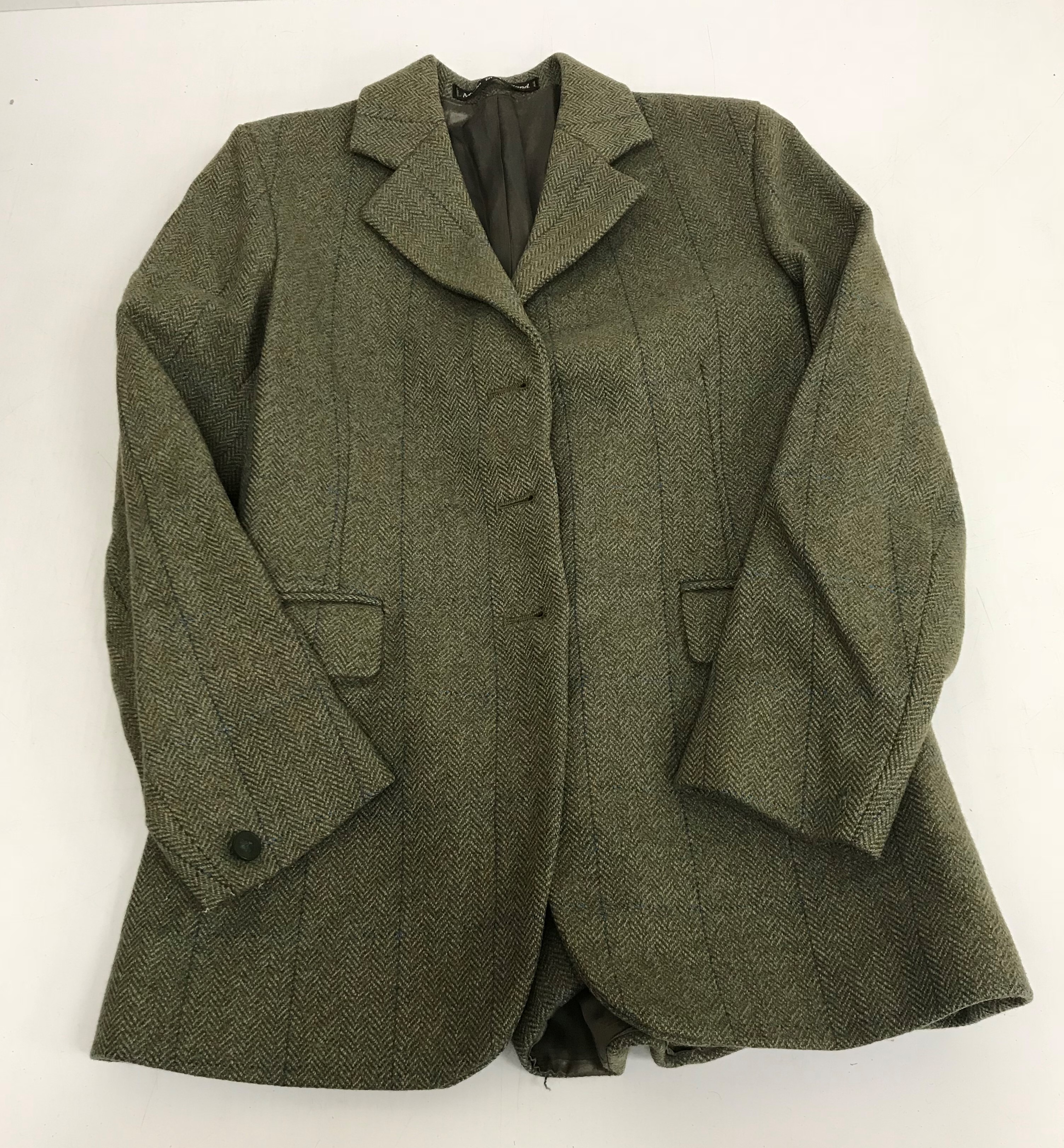 A collection of riding clothing to include Foxley wool hacking jacket size 30, - Bild 2 aus 10