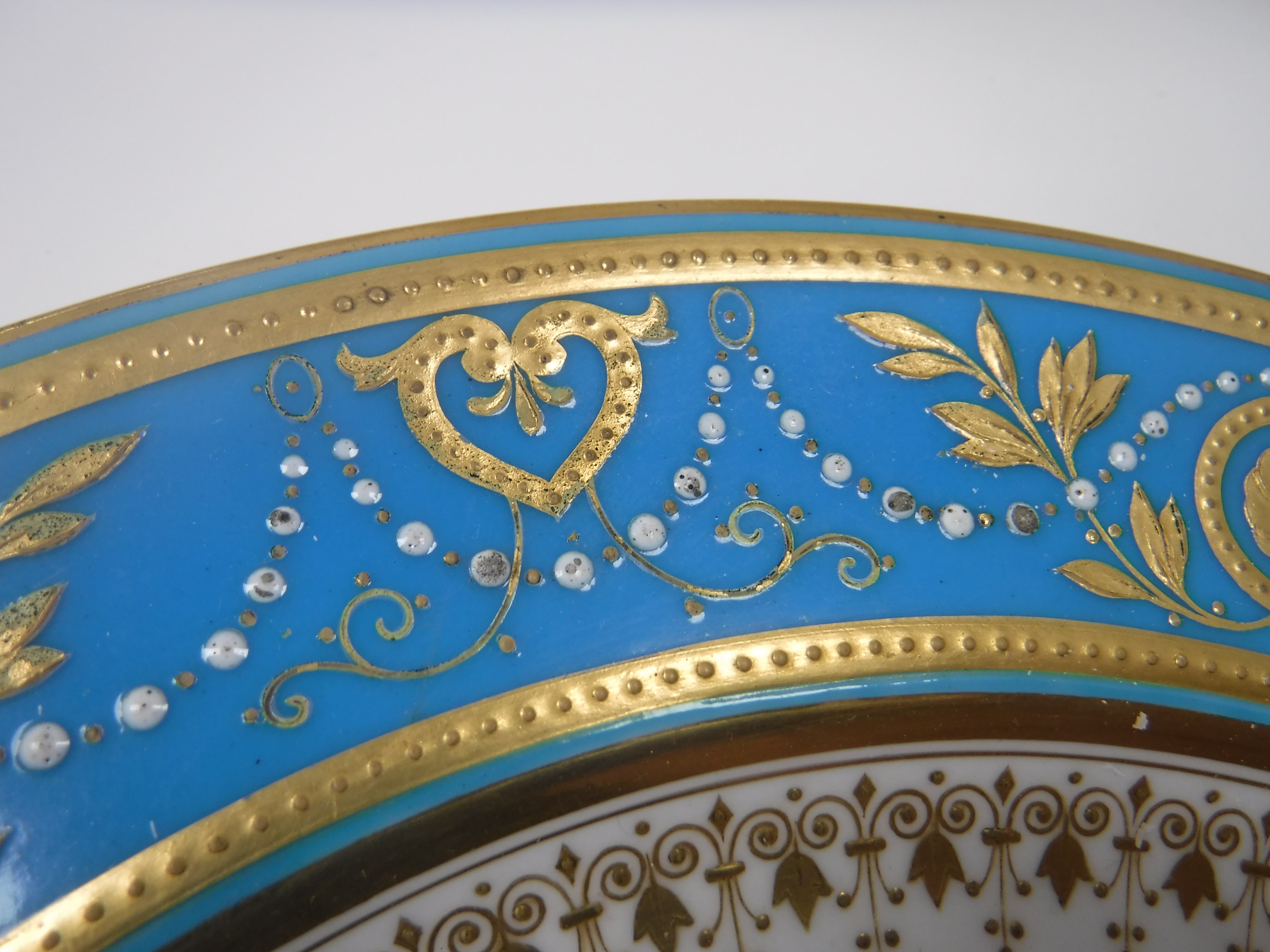 A Mintons part dessert service decorated in enamels on a yellow ground with flowers and butterflies - Image 27 of 29
