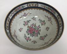A 19th Century Samson porcelain fruit bowl in the chinoiserie taste with floral spray decoration