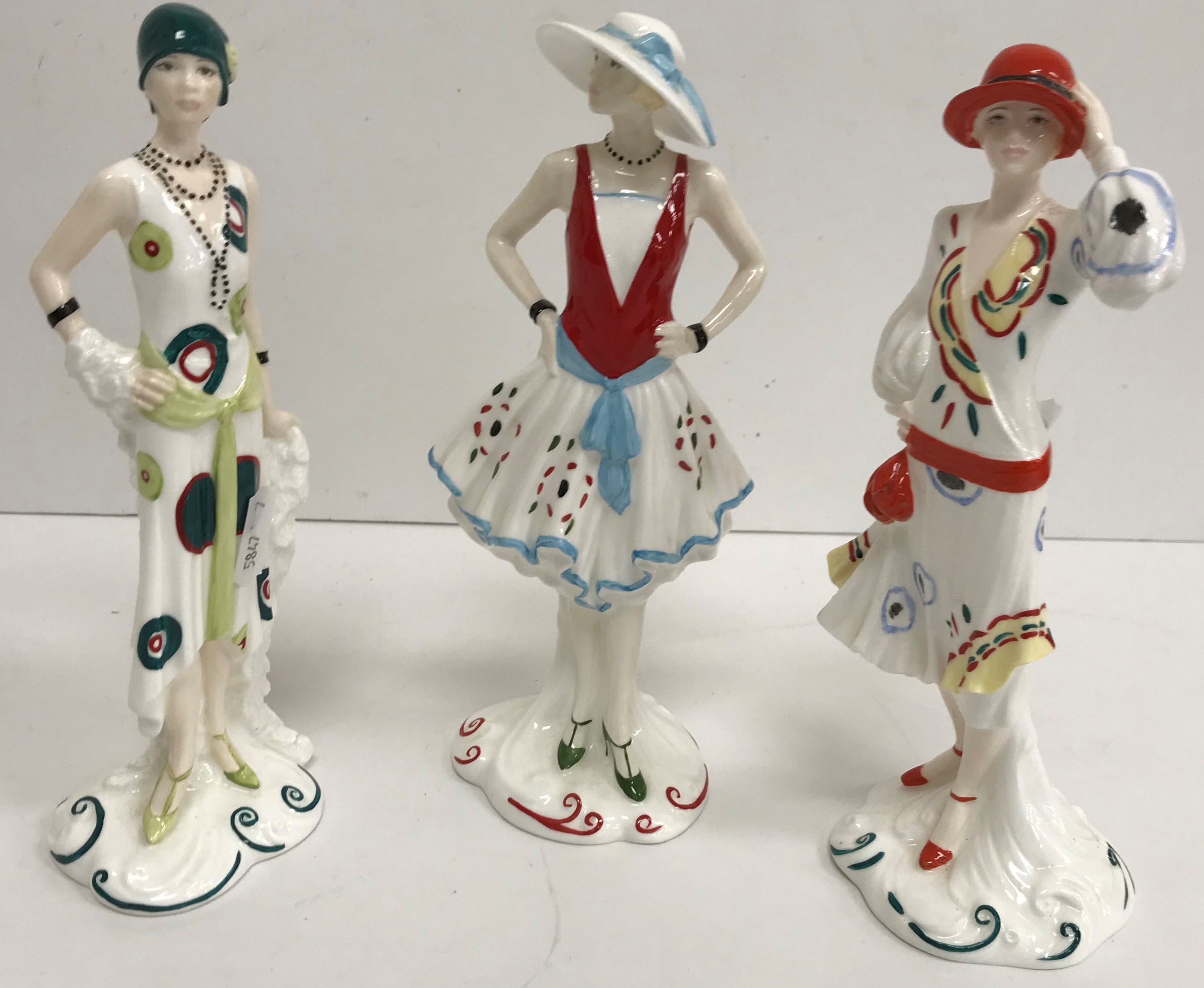 Two Royal Crown Derby figures including Collectors' Guild Exclusive "Catnip kitten" and Collectors' - Image 5 of 5