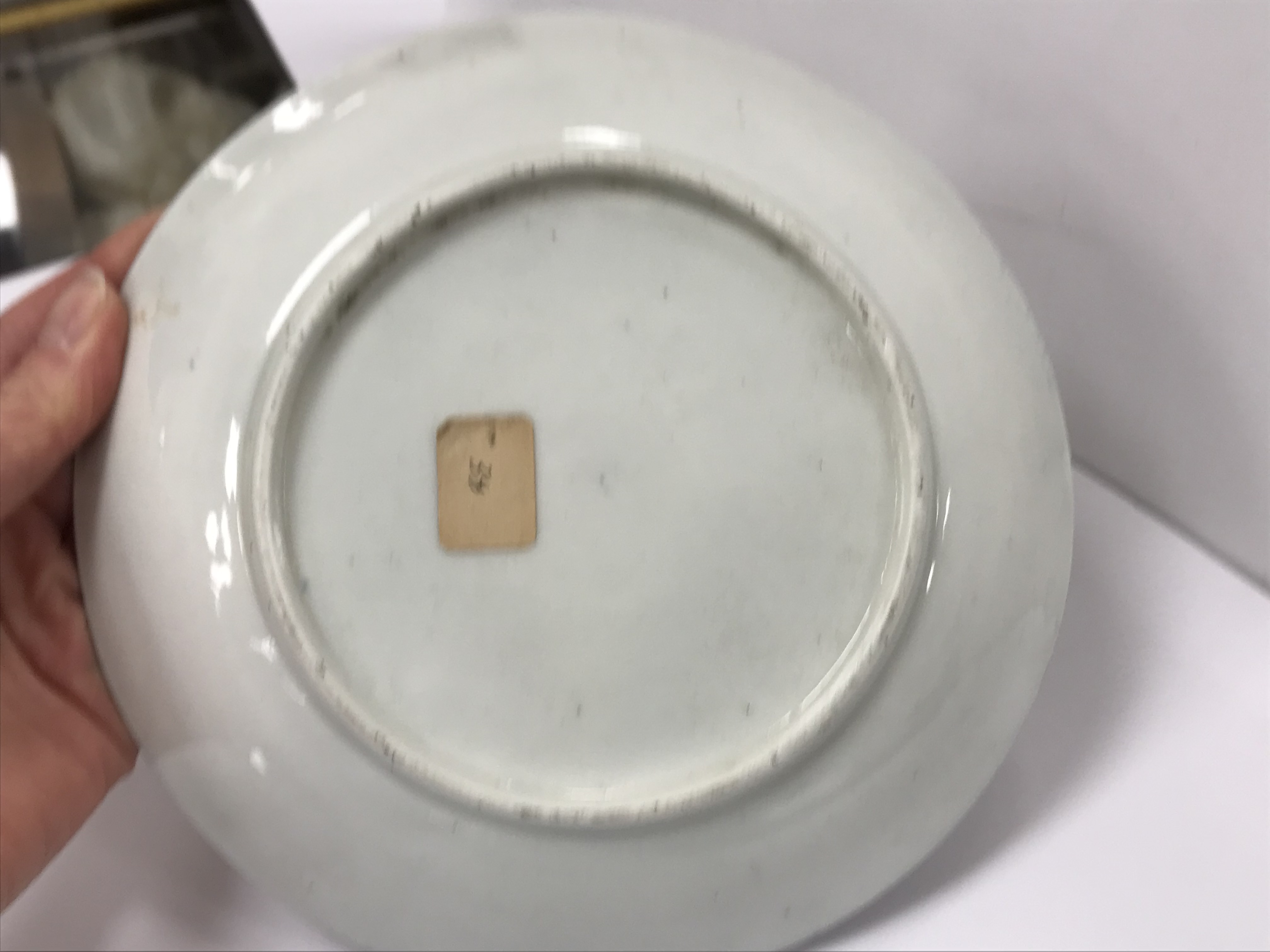 An 18th Century Worcester type shallow dish in the Chinese taste, - Image 15 of 18