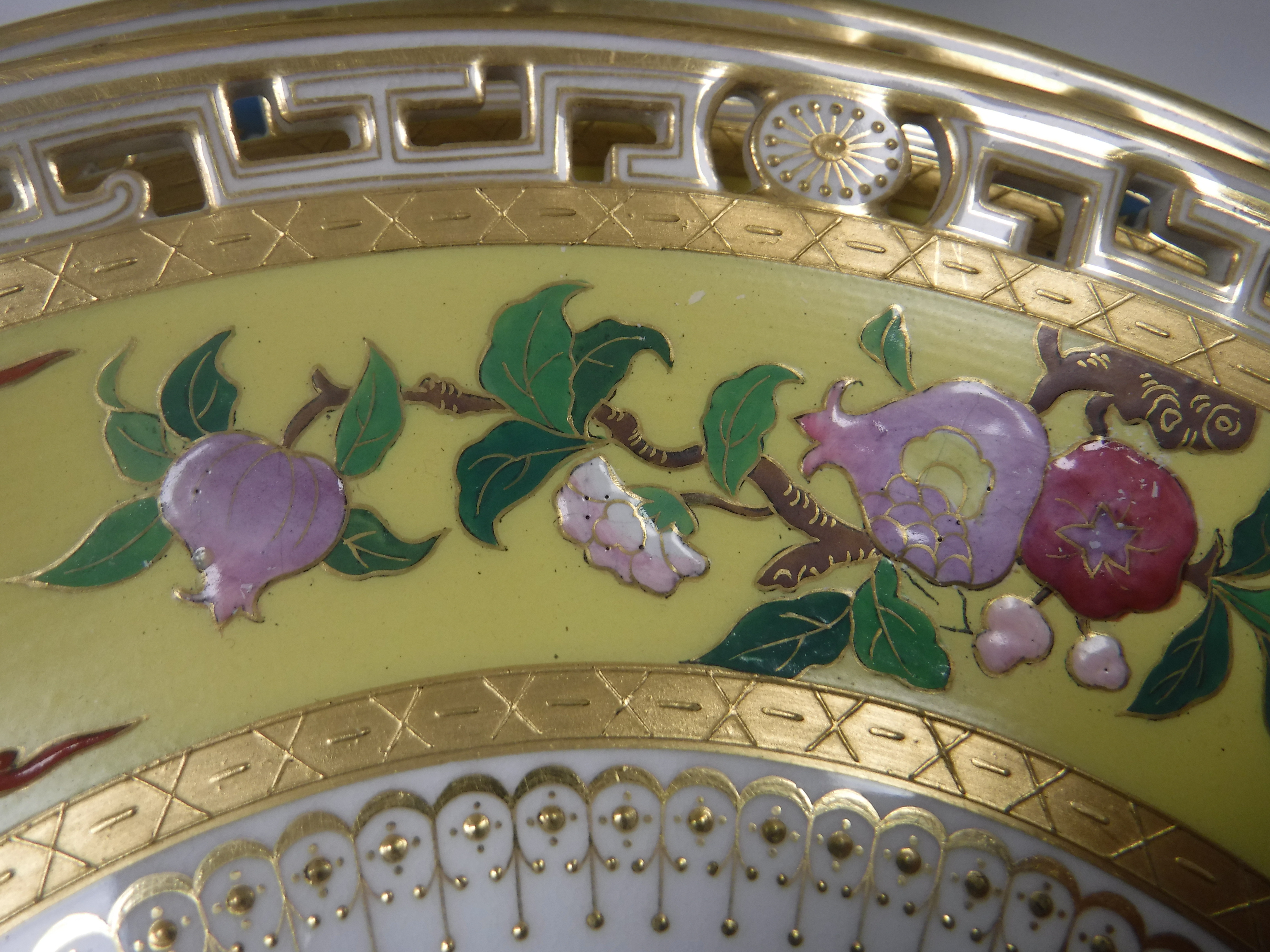 A Mintons part dessert service decorated in enamels on a yellow ground with flowers and butterflies - Image 24 of 29