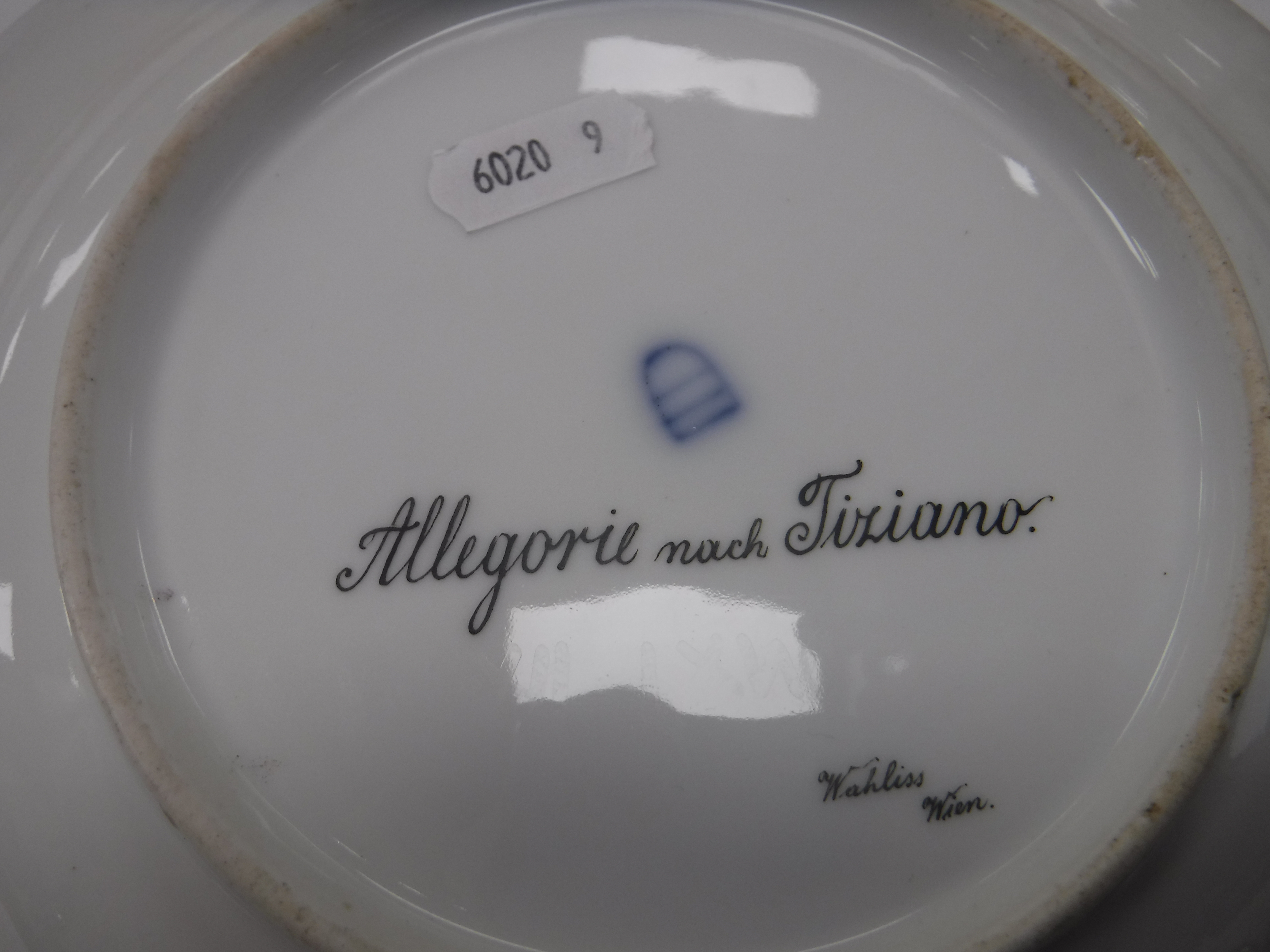 A Vienna cabinet plate, the centre panel decorated with "Allegorie nach Tiziano", - Image 8 of 18