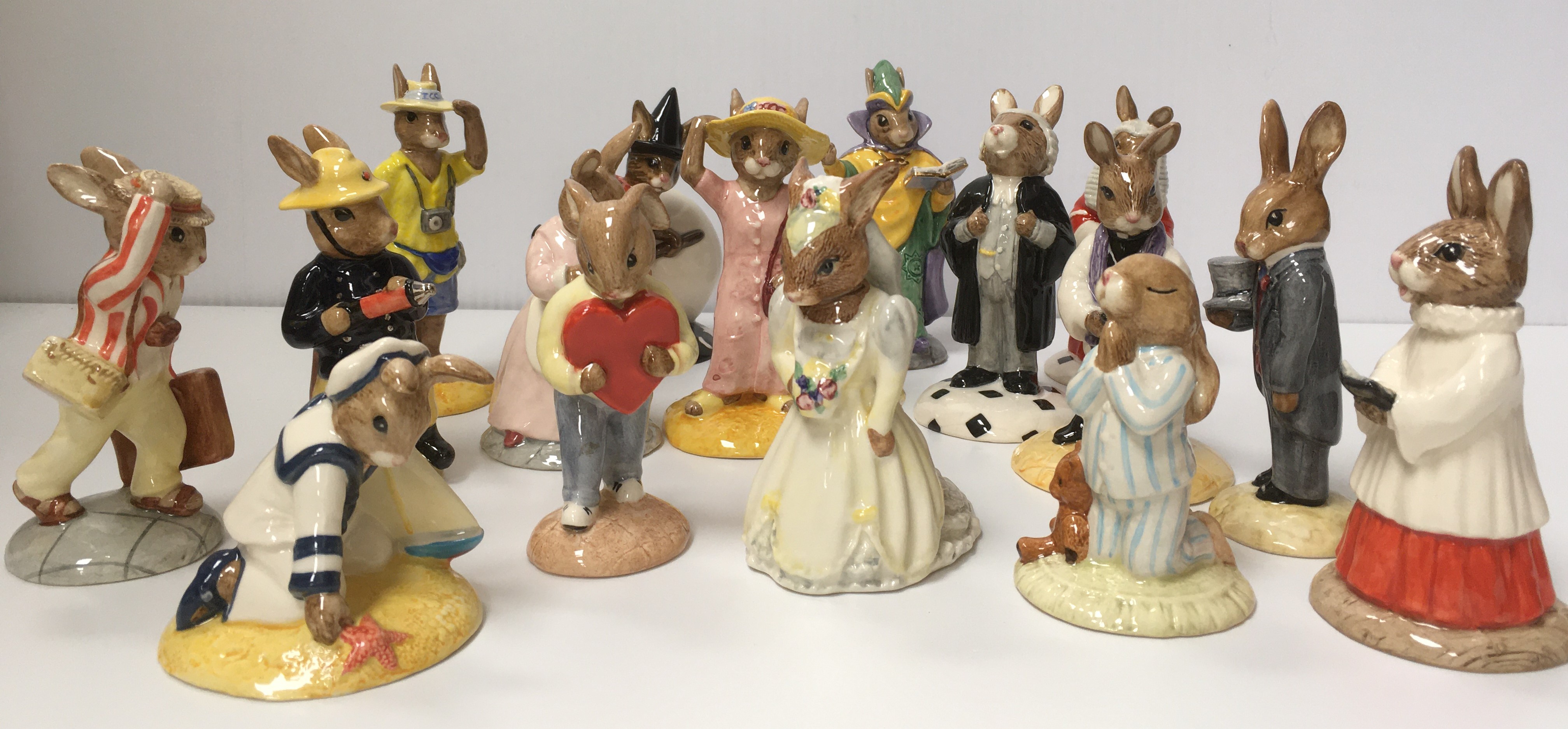 A collection of Royal Doulton Bunnykins Collectors Club figures including "Sweetheart Bunnykins" - Image 2 of 4