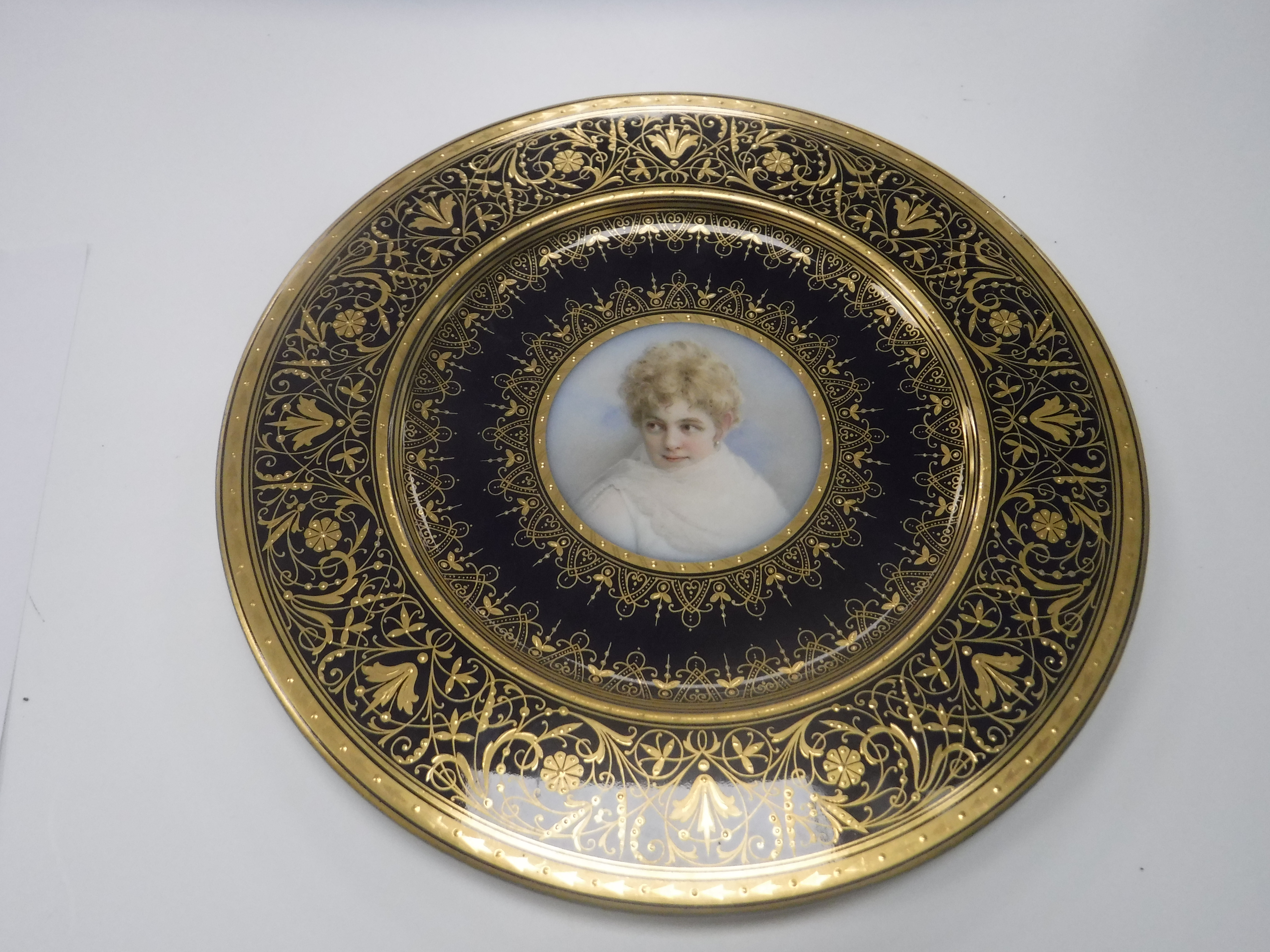 A Vienna cabinet plate, the centre panel decorated with "Allegorie nach Tiziano", - Image 10 of 18