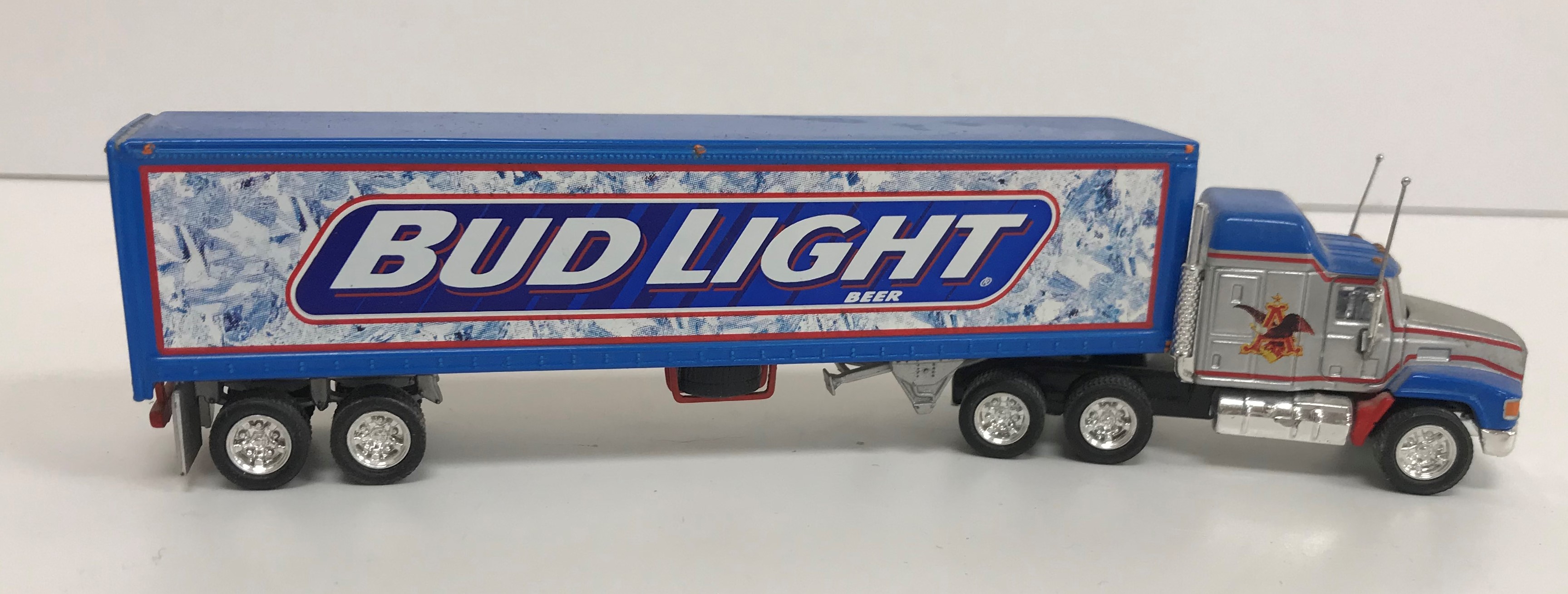 A collection of modern collectable models to include Matchbox Models of Yesteryear "Great Beers of - Image 7 of 13