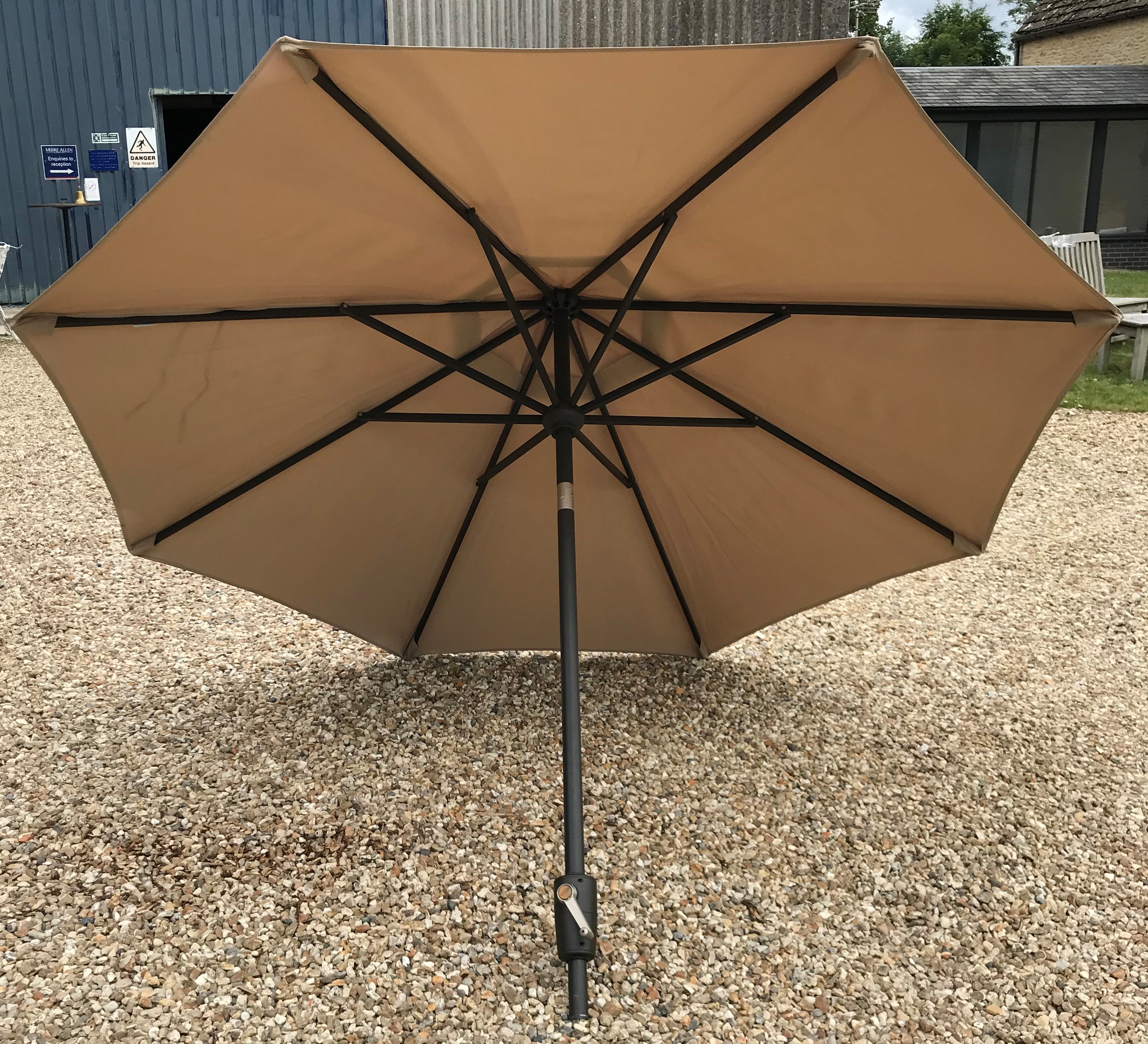 A garden parasol - Image 6 of 6