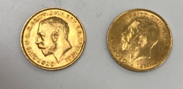 A 1913 and 1914 George V half gold sovereigns (2)