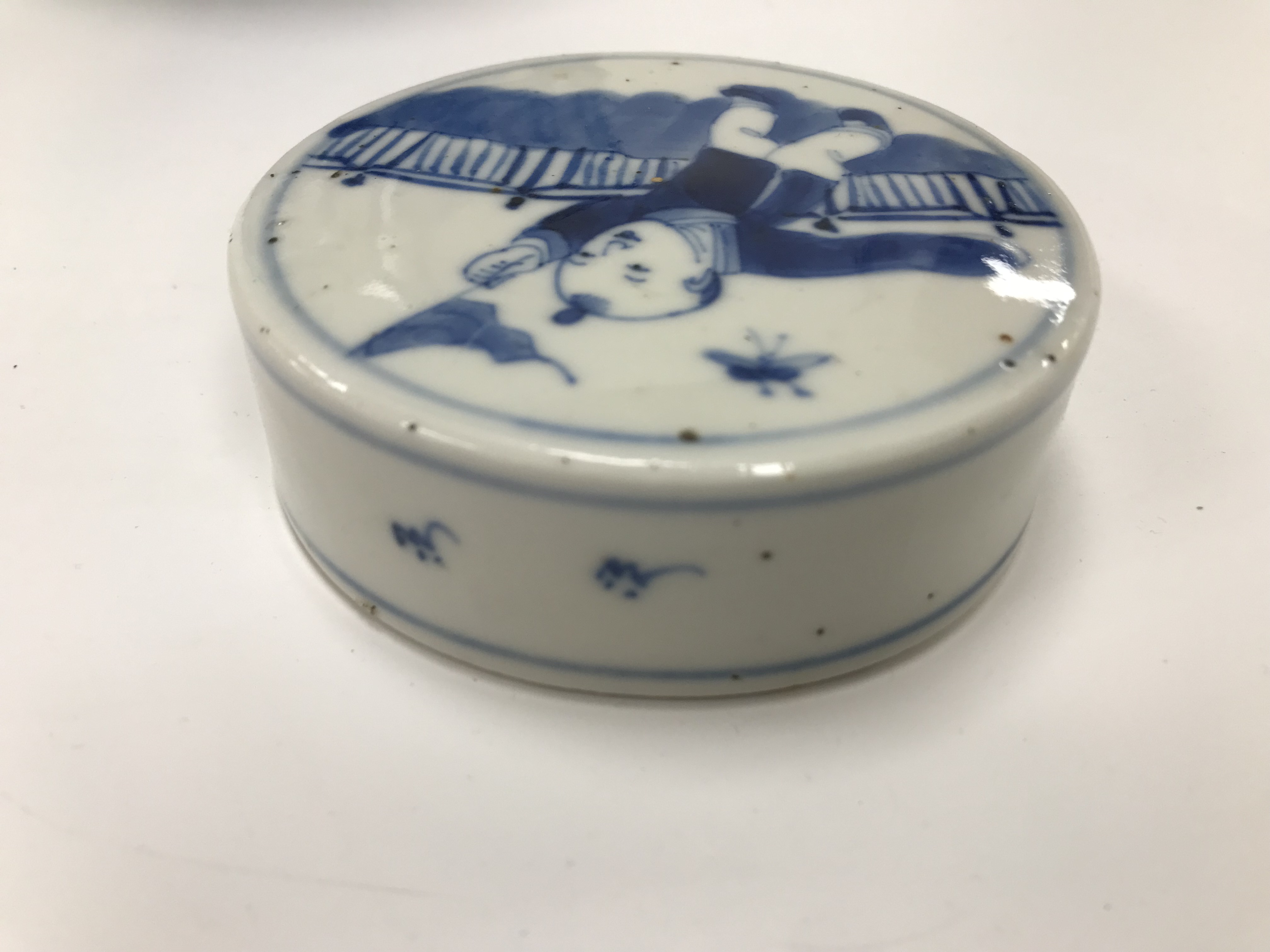 A 19th Century Chinese blue and white ginger jar and cover decorated with figures playing music and - Image 7 of 31