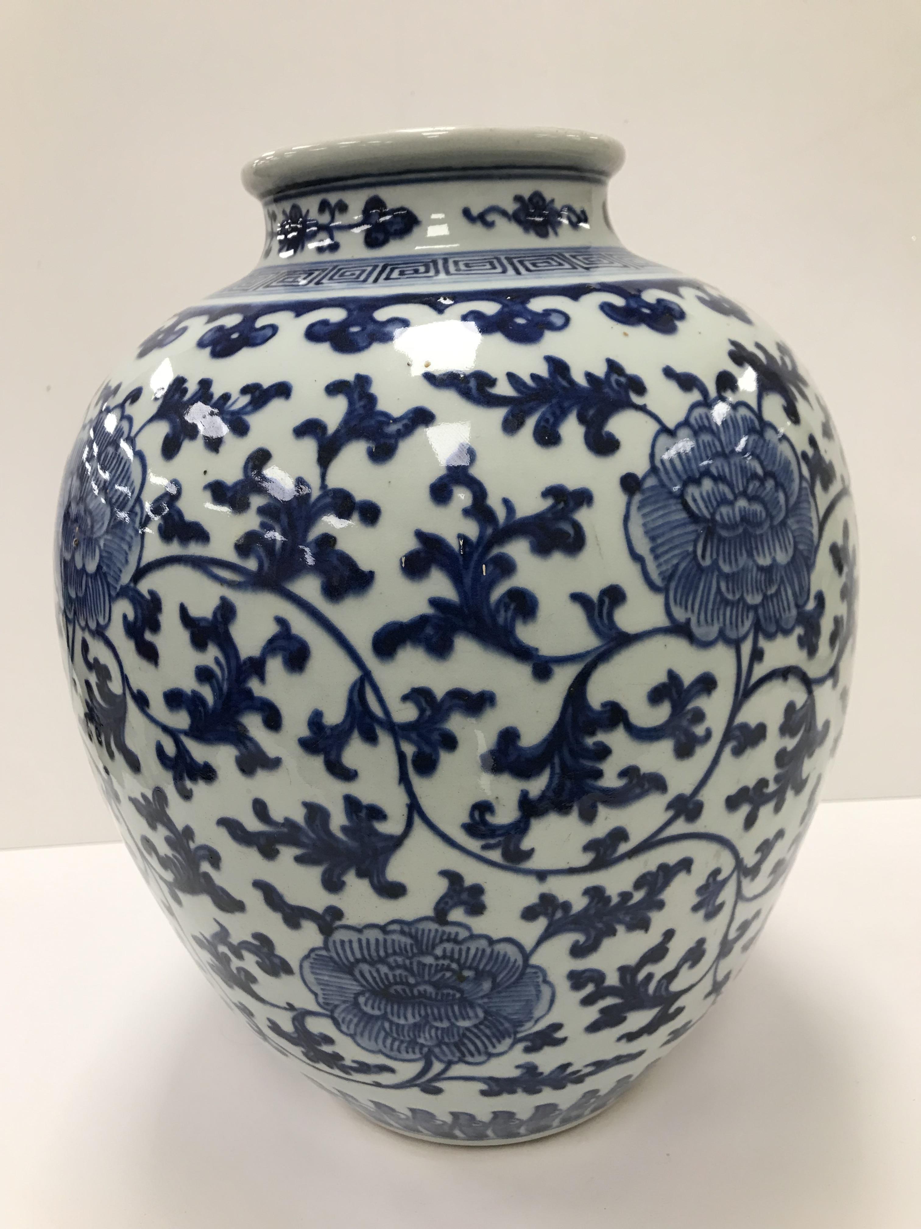 A 19th Century Chinese blue and white vase with all over foliate and floral decoration, 32. - Image 21 of 47