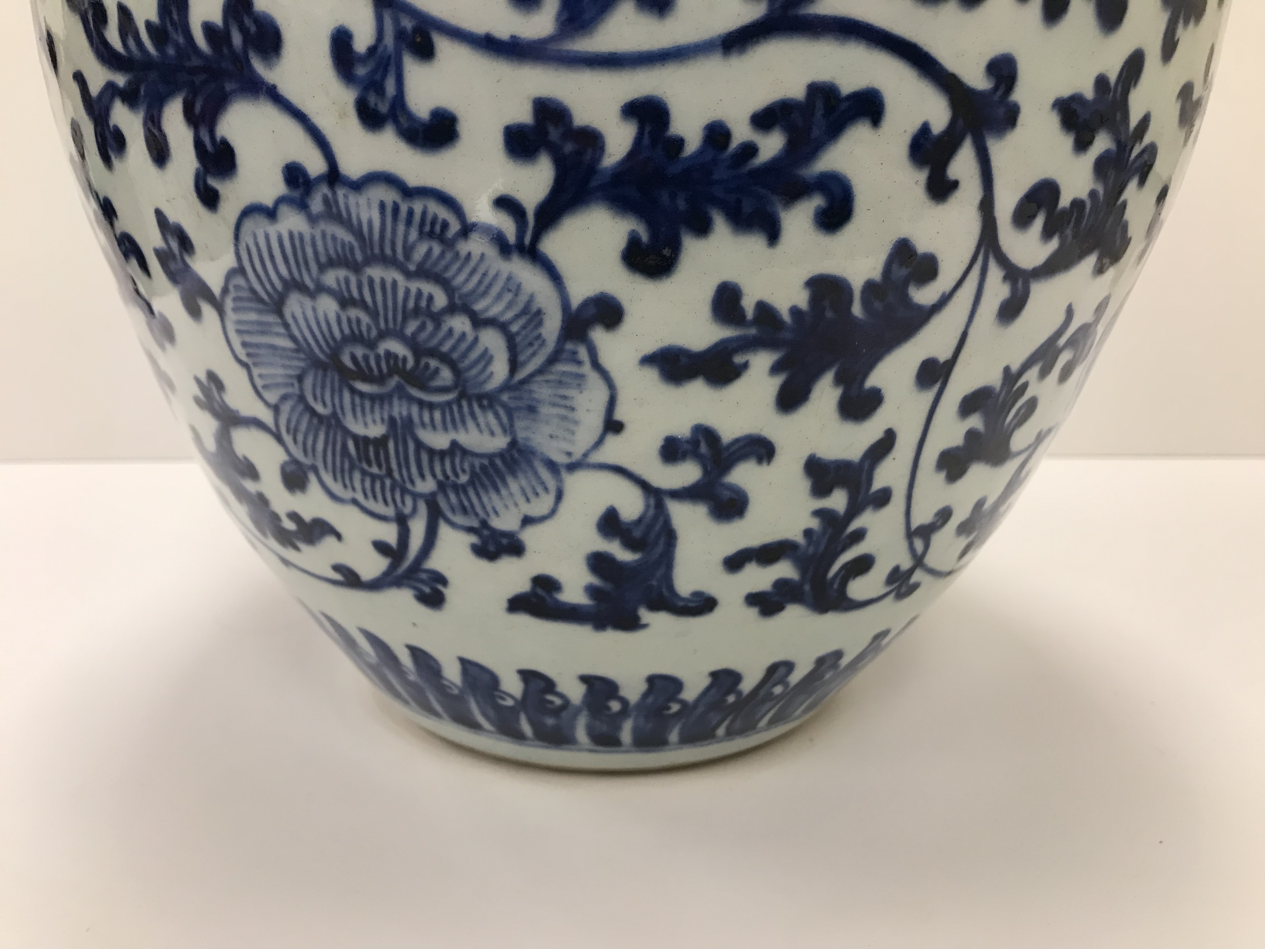 A 19th Century Chinese blue and white vase with all over foliate and floral decoration, 32. - Image 19 of 47