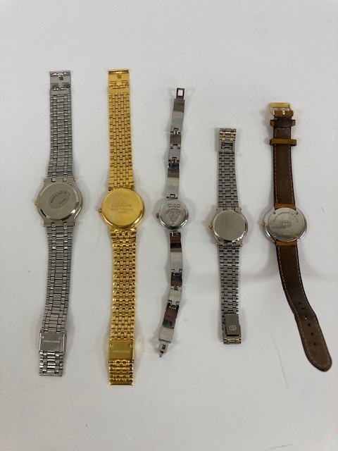 A collection of various watches bearing the name "Gucci" - Image 3 of 3