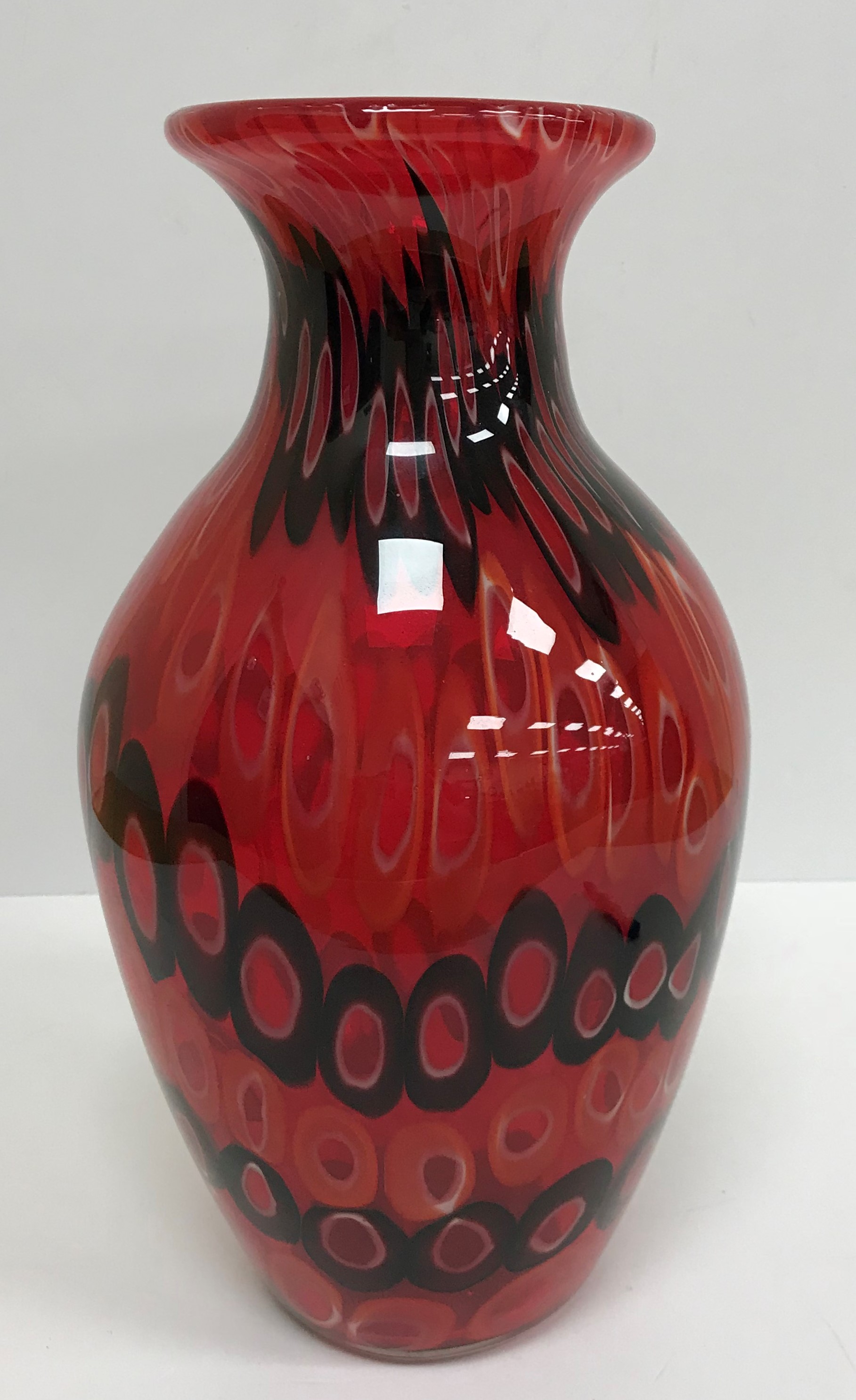 A late 20th Century Barovier & Toso Murano style vase with millefiori style internal decoration in - Image 2 of 2