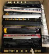 A collection of 00 series railwayana including Hornby "Flying Scotsman" (tender with carriage