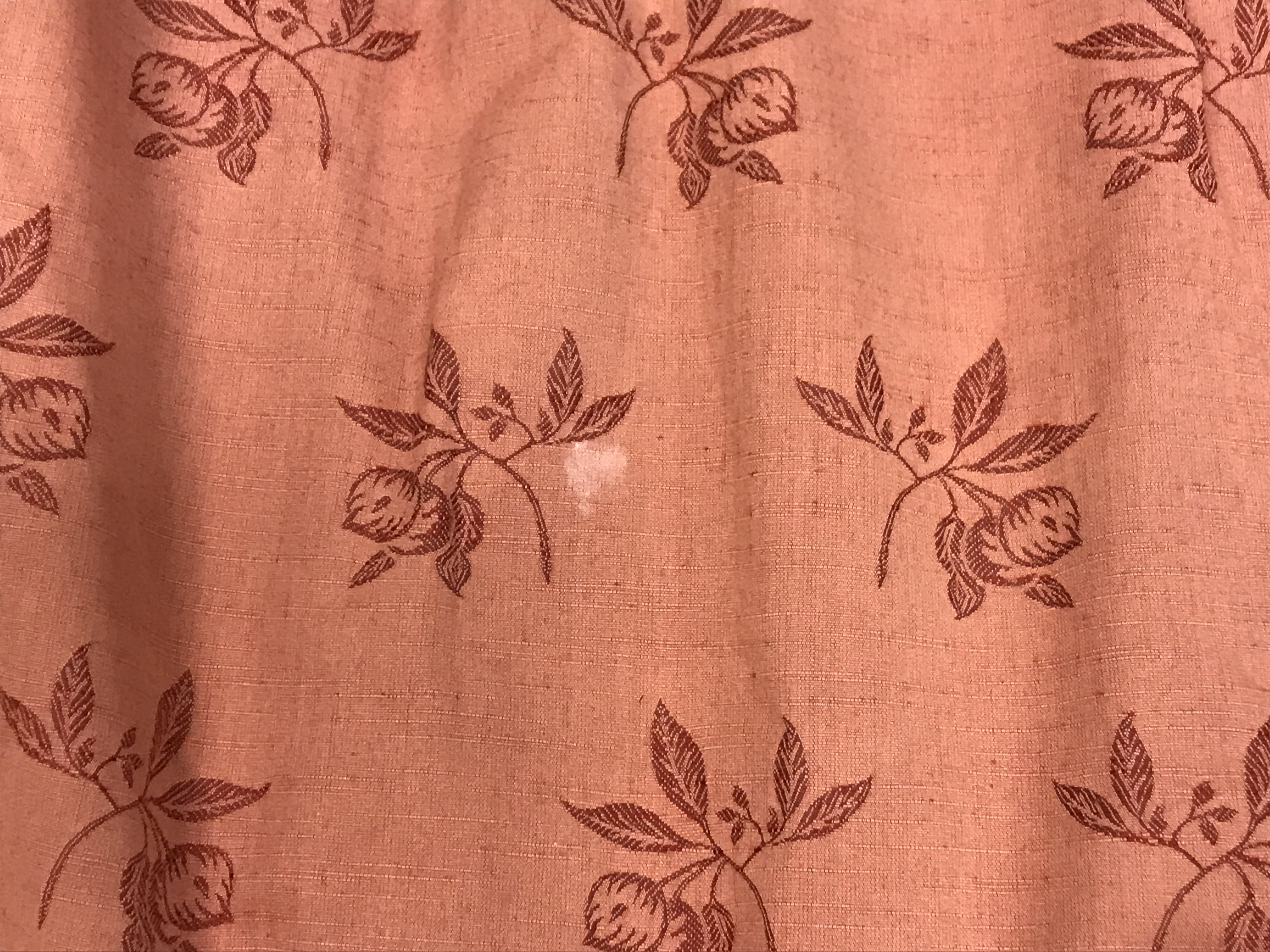 A single linen self-patterned floral decorated peach interlined curtain with fixed triple pencil - Image 2 of 32
