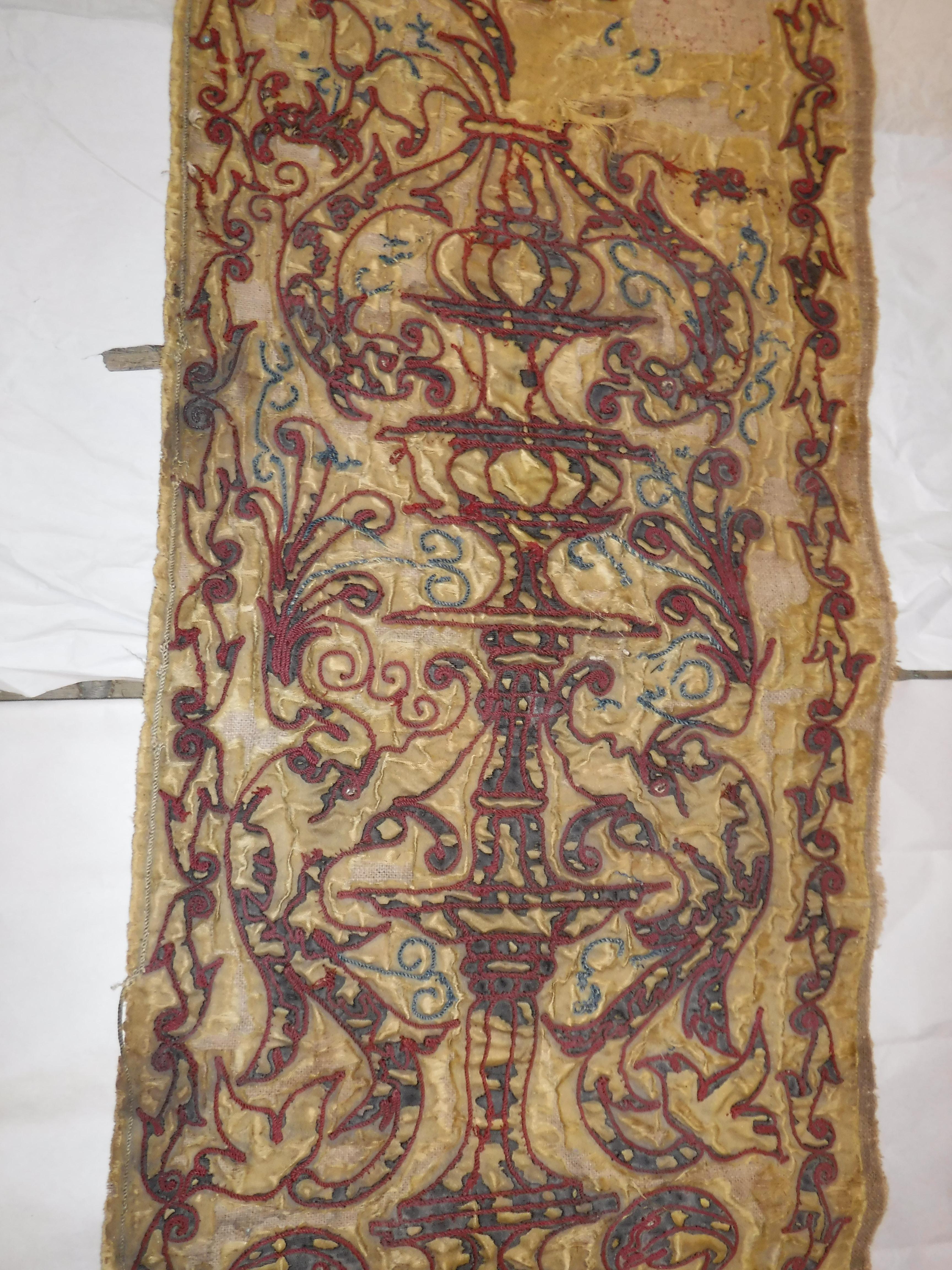 A late 17th/early 18th Century panel with embroidered and couched scrolling foliate decoration on a - Image 10 of 11