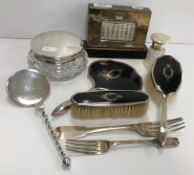 WITHDRAWN A collection of silver wares comprising a silver mounted perpetual desk calendar,
