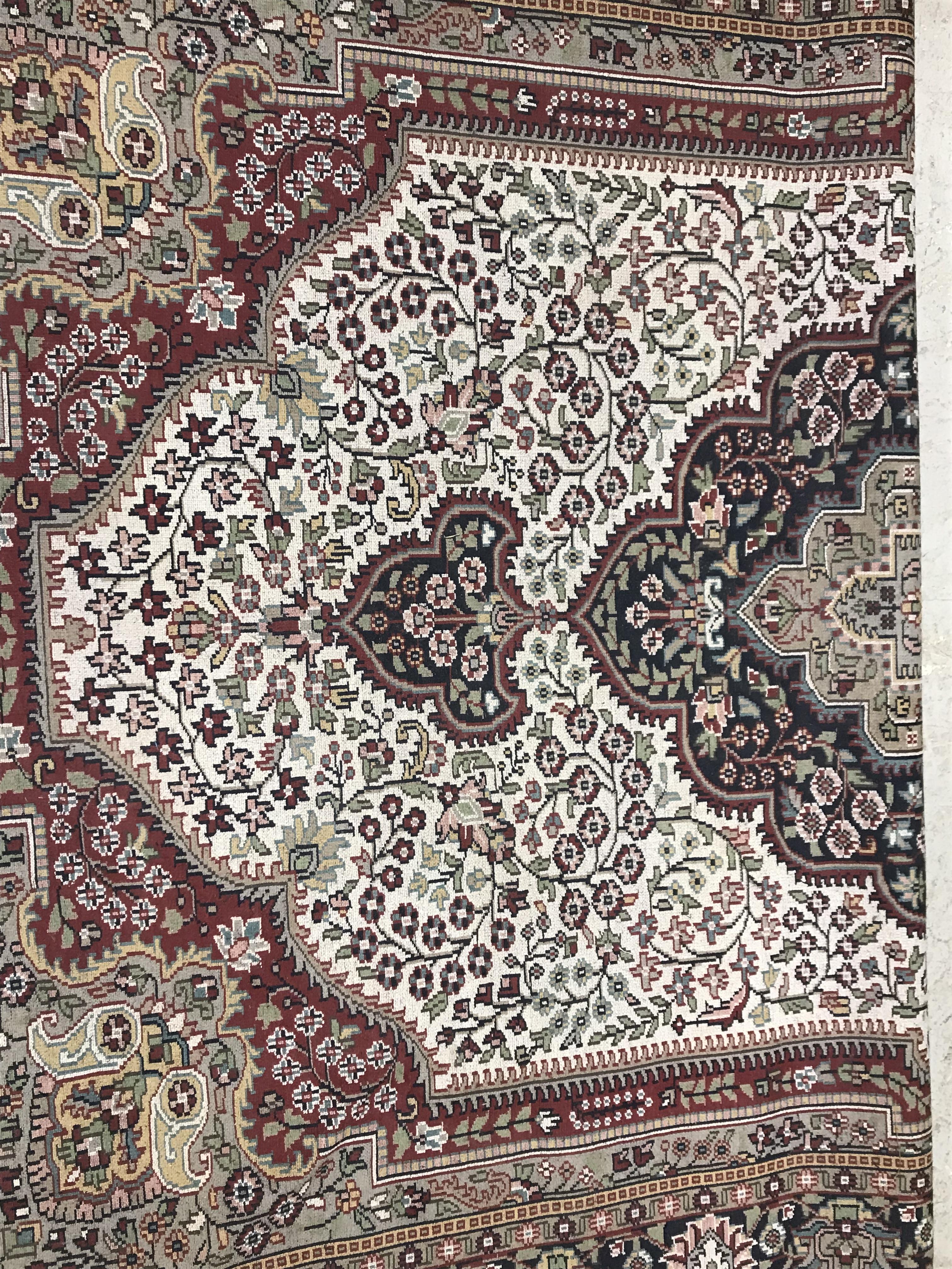 An Oriental carpet, - Image 9 of 9