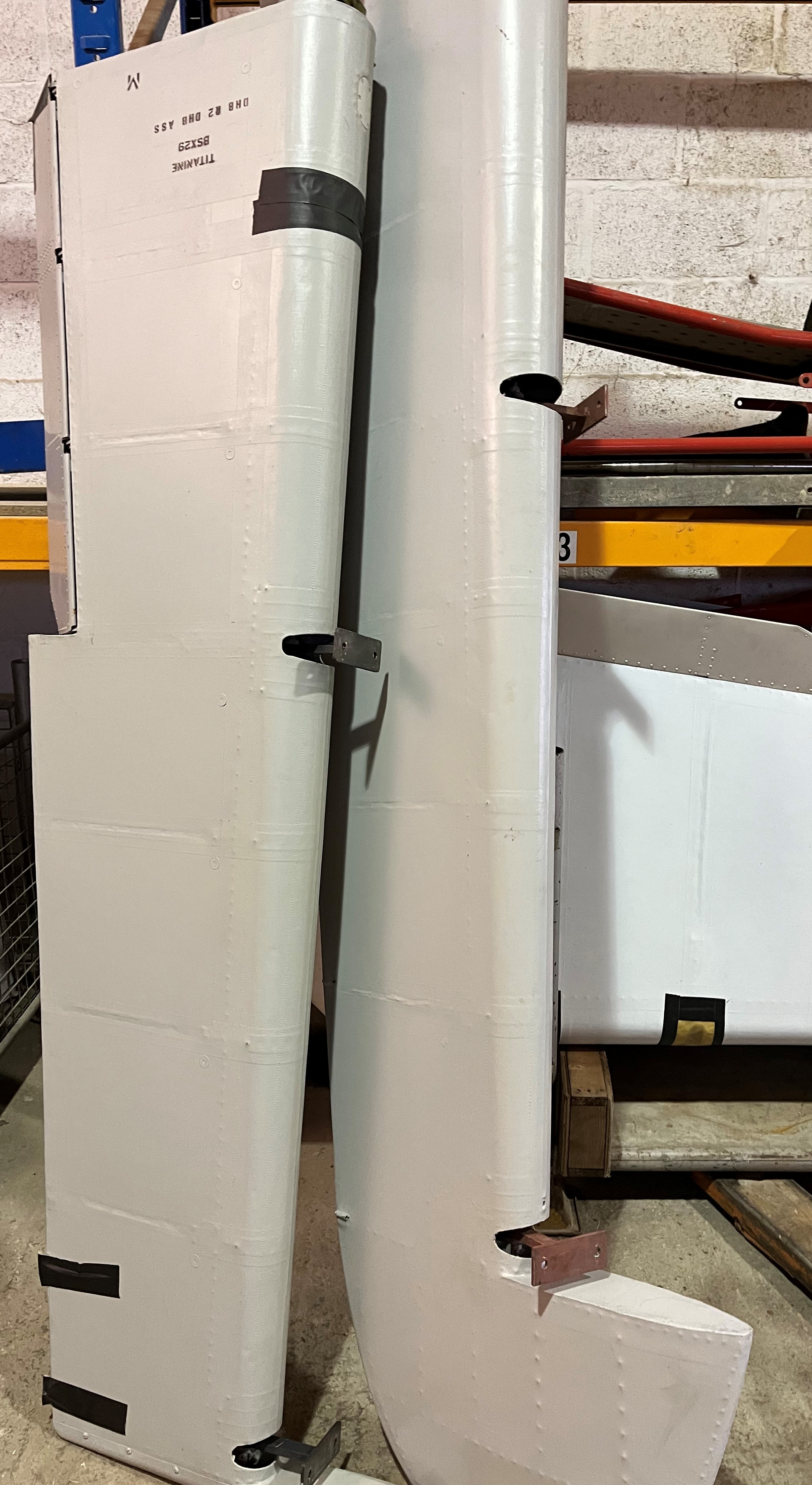 A De Havilland tail fin elevator, pale grey painted, approx 290 cm long, - Bild 2 aus 3