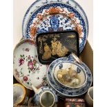 A collection of various Chinese porcelain wares to include blue and white charger,