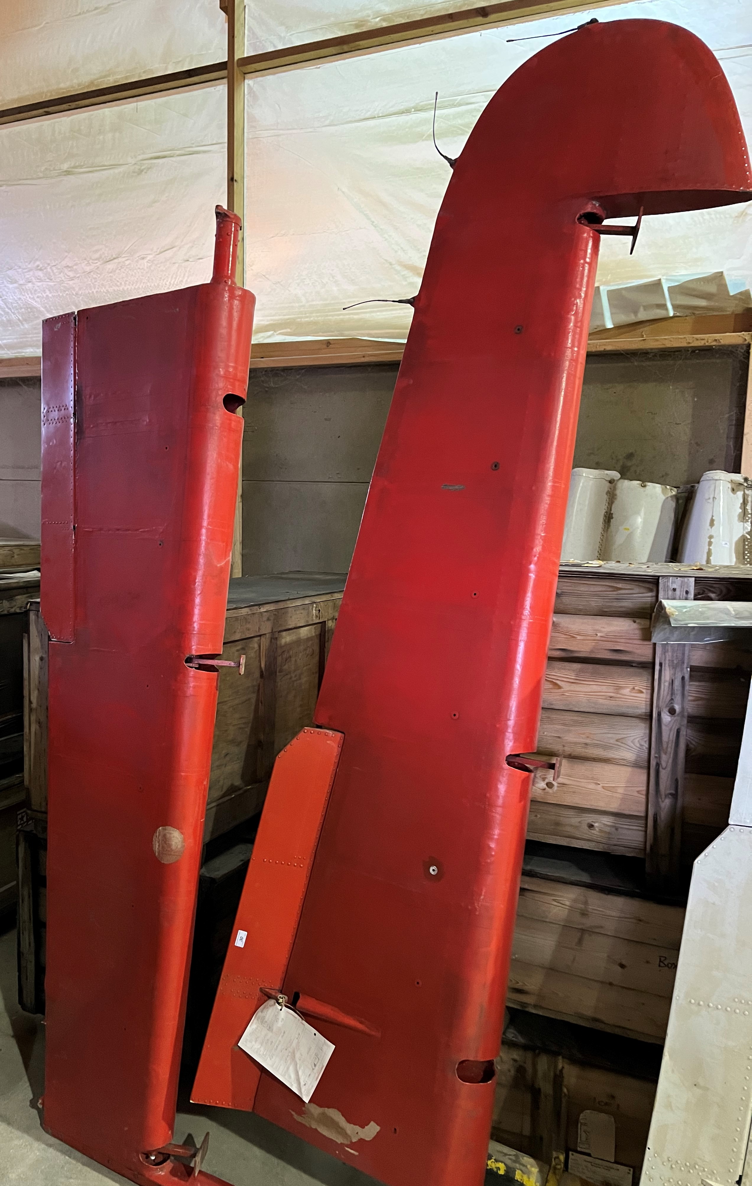 A De Havilland tail fin elevator, red painted, approx 290 cm long, - Bild 2 aus 3