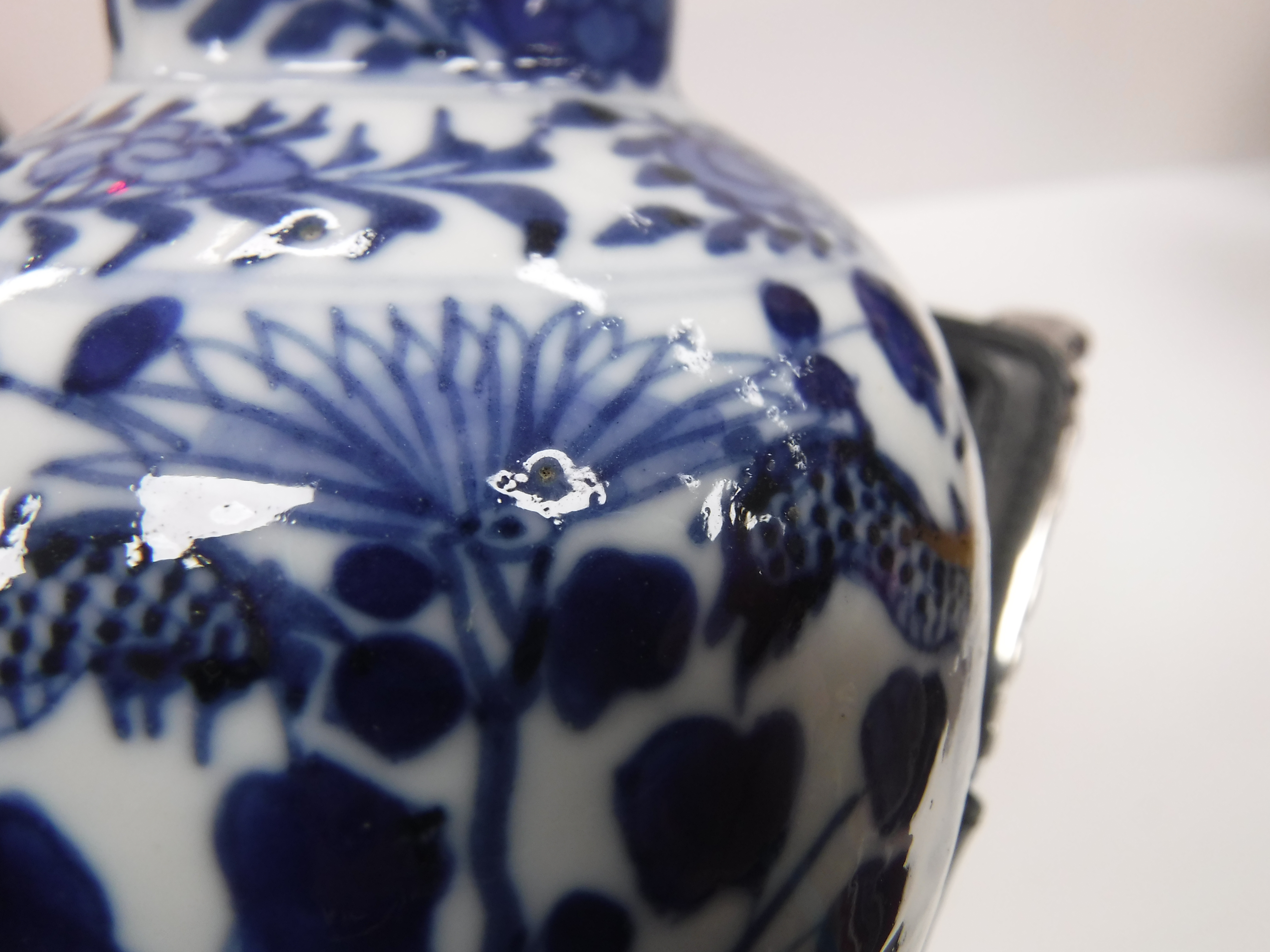A 19th Century Chinese blue and white baluster shaped vase decorated with four toed dragons - Image 9 of 9
