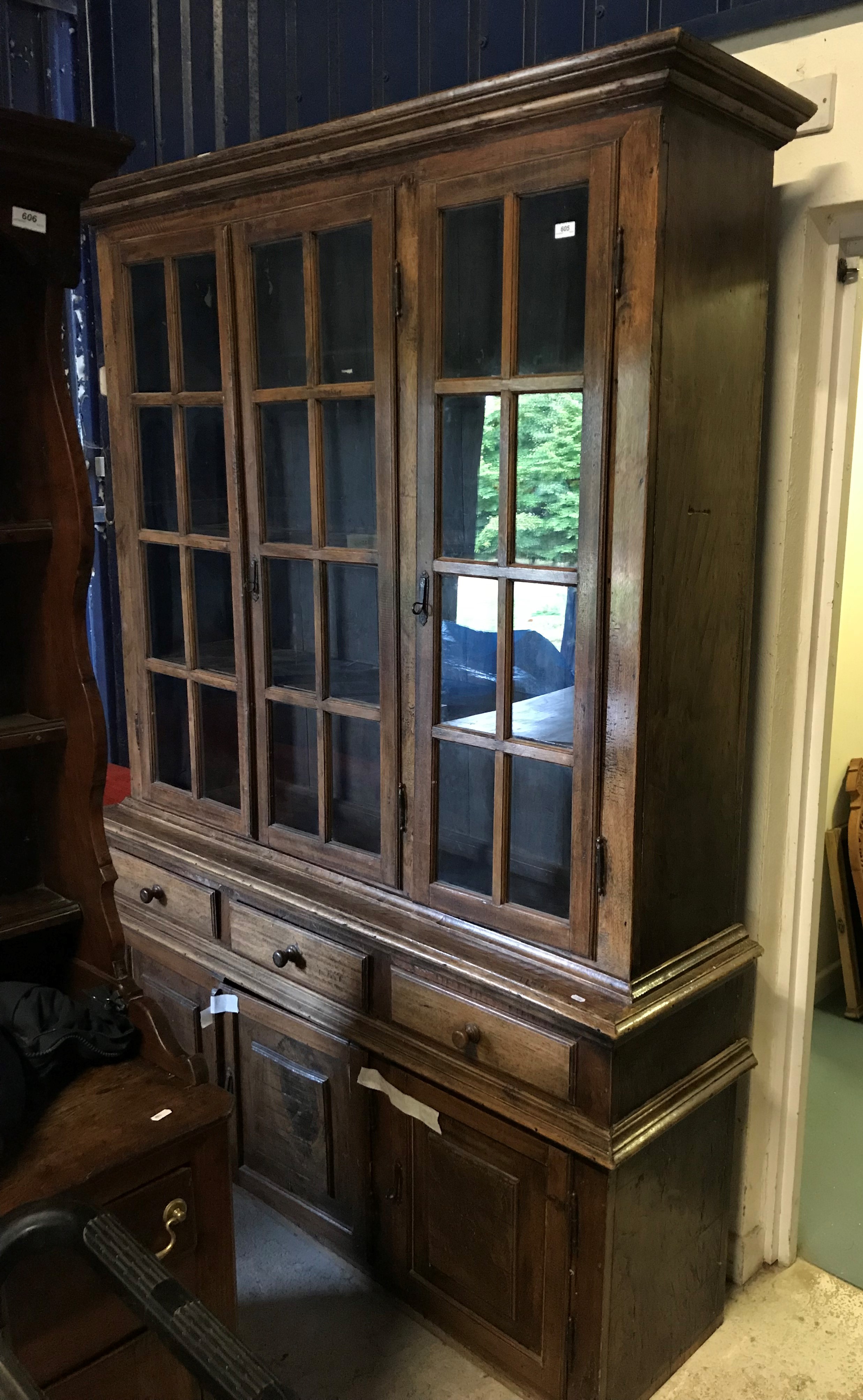 A modern oak dresser in the 18th Century style, - Image 2 of 2