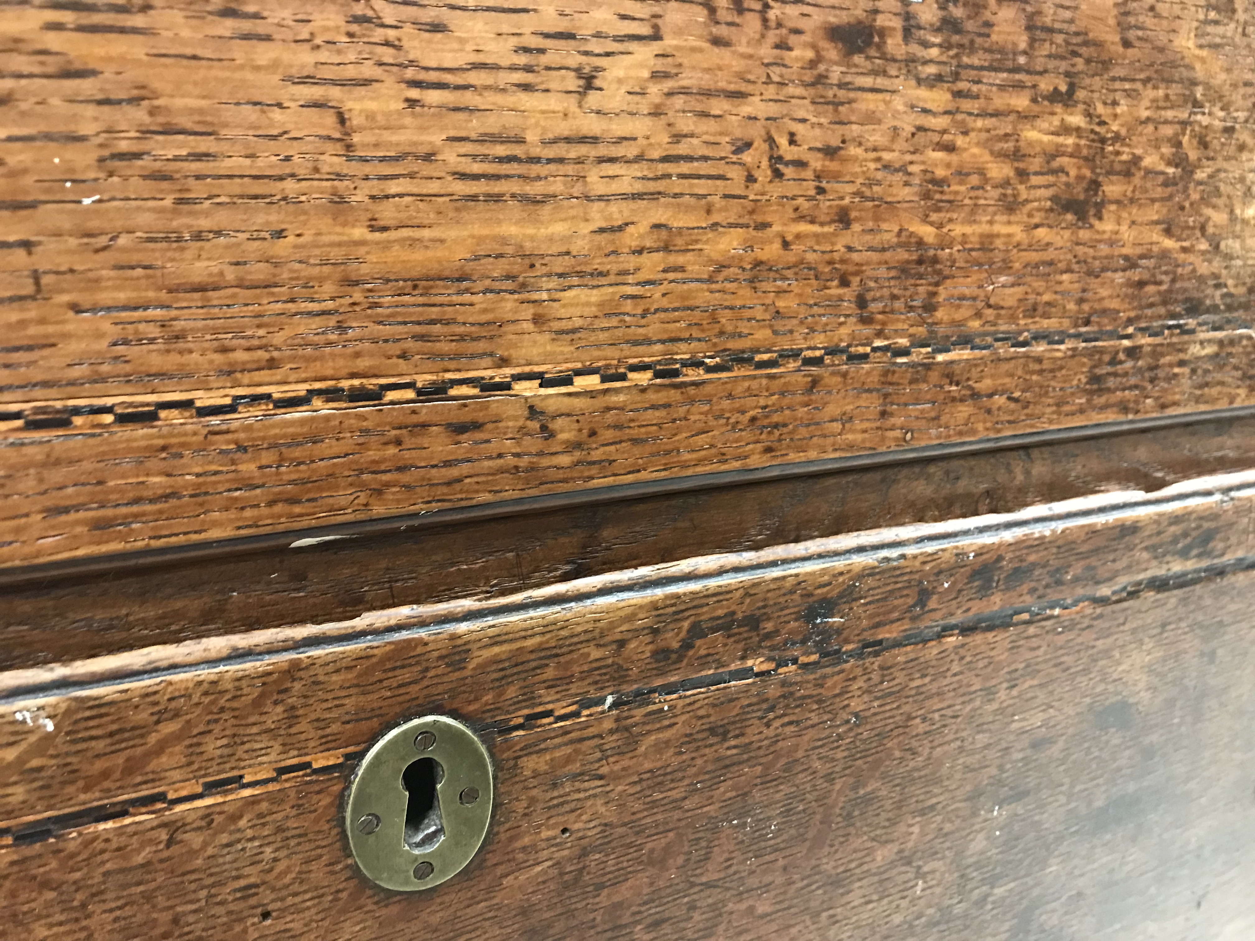 An early 19th Century oak chest on chest - Image 31 of 53