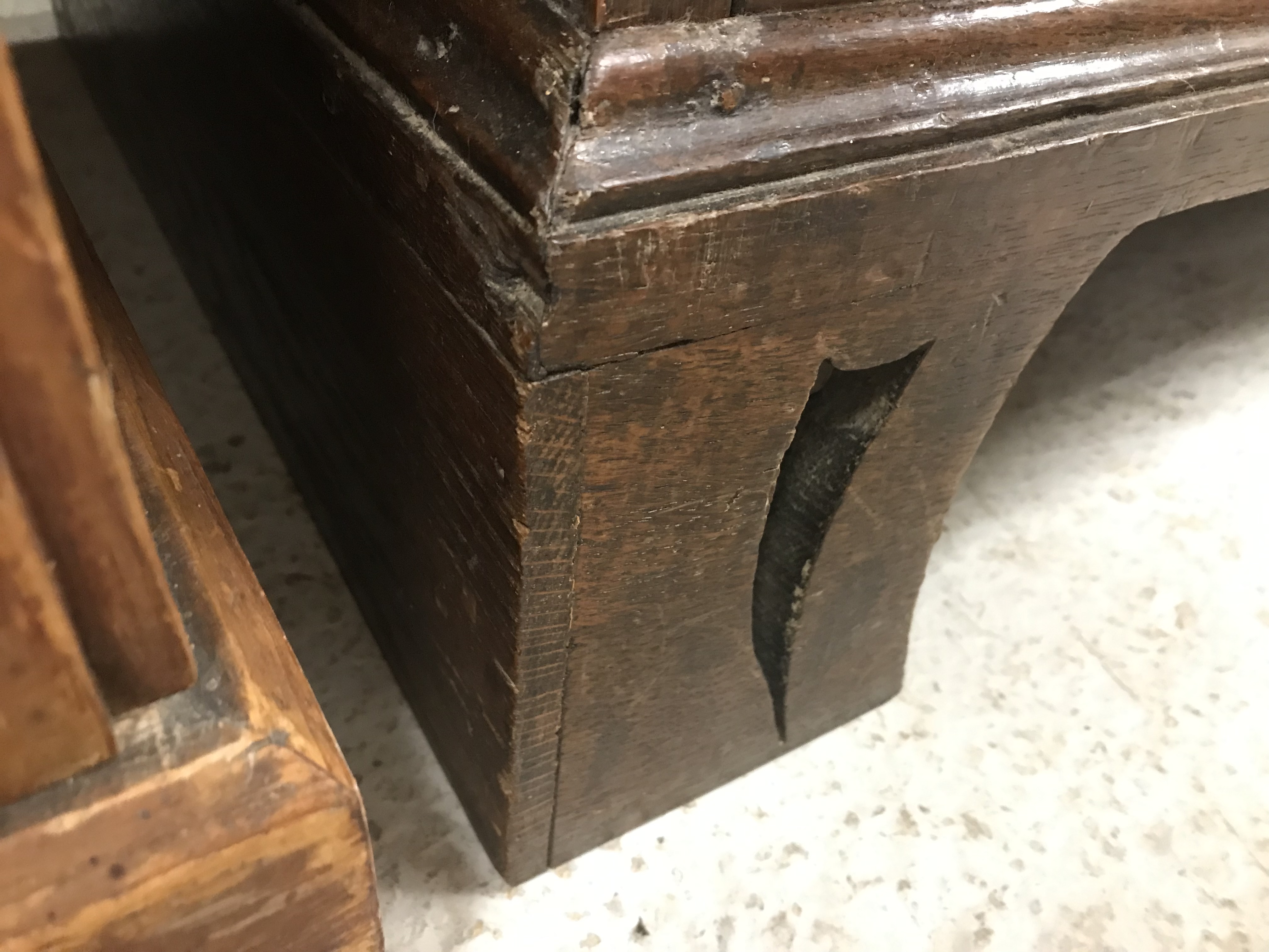 An early 19th Century oak chest on chest - Image 33 of 53