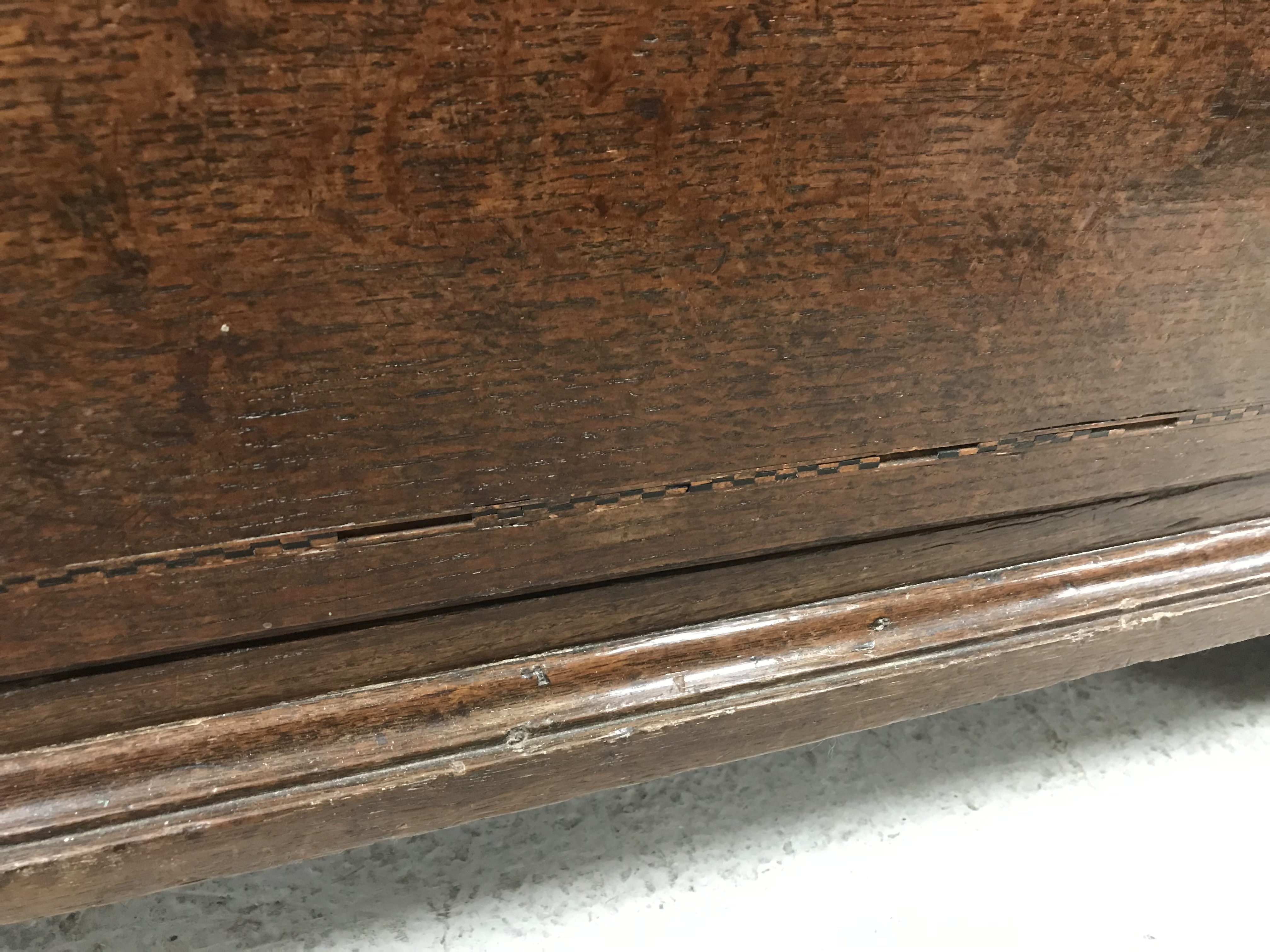 An early 19th Century oak chest on chest - Image 32 of 53