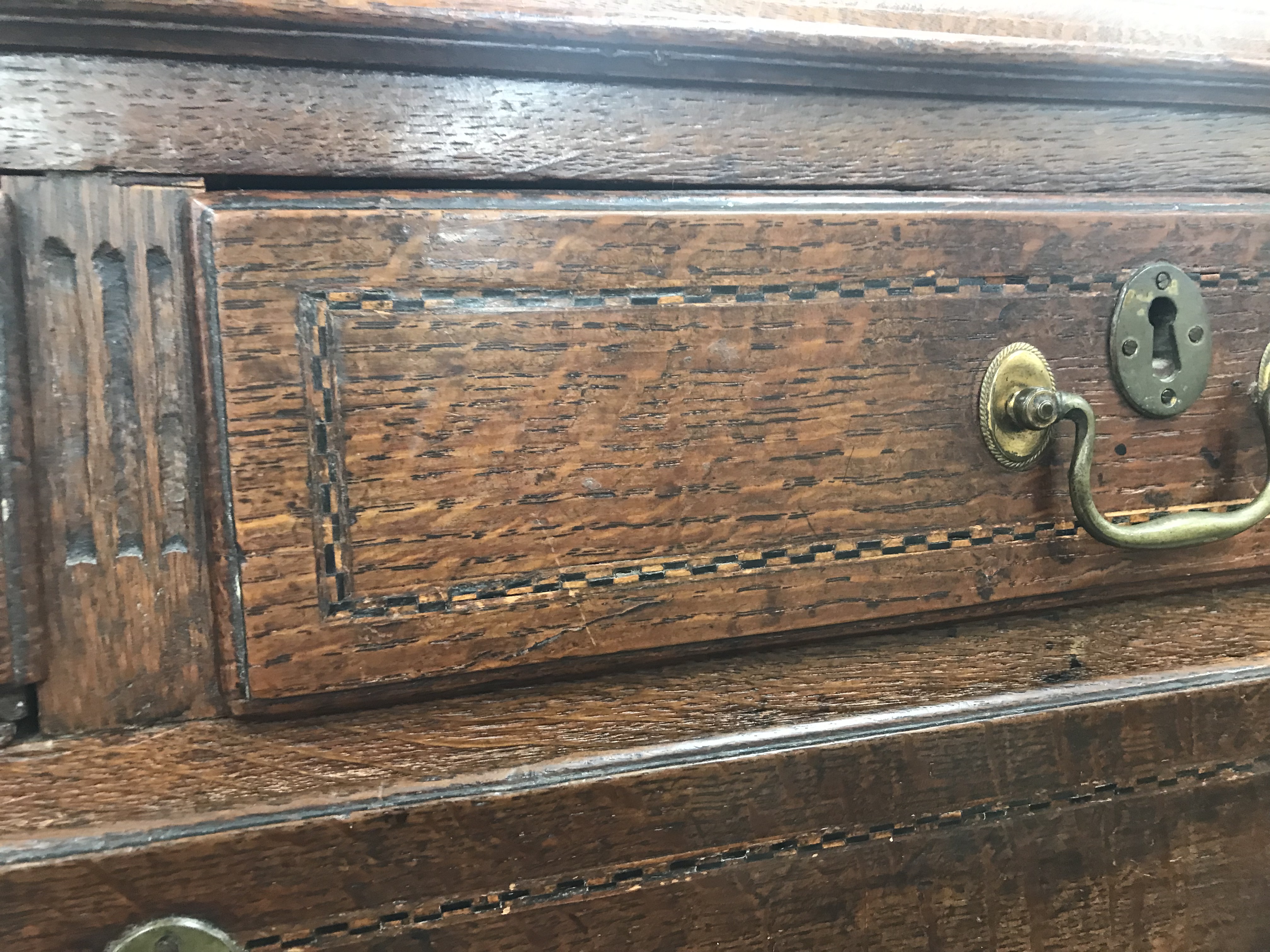 An early 19th Century oak chest on chest - Image 37 of 53