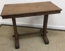 A circa 1900 oak refectory style centre