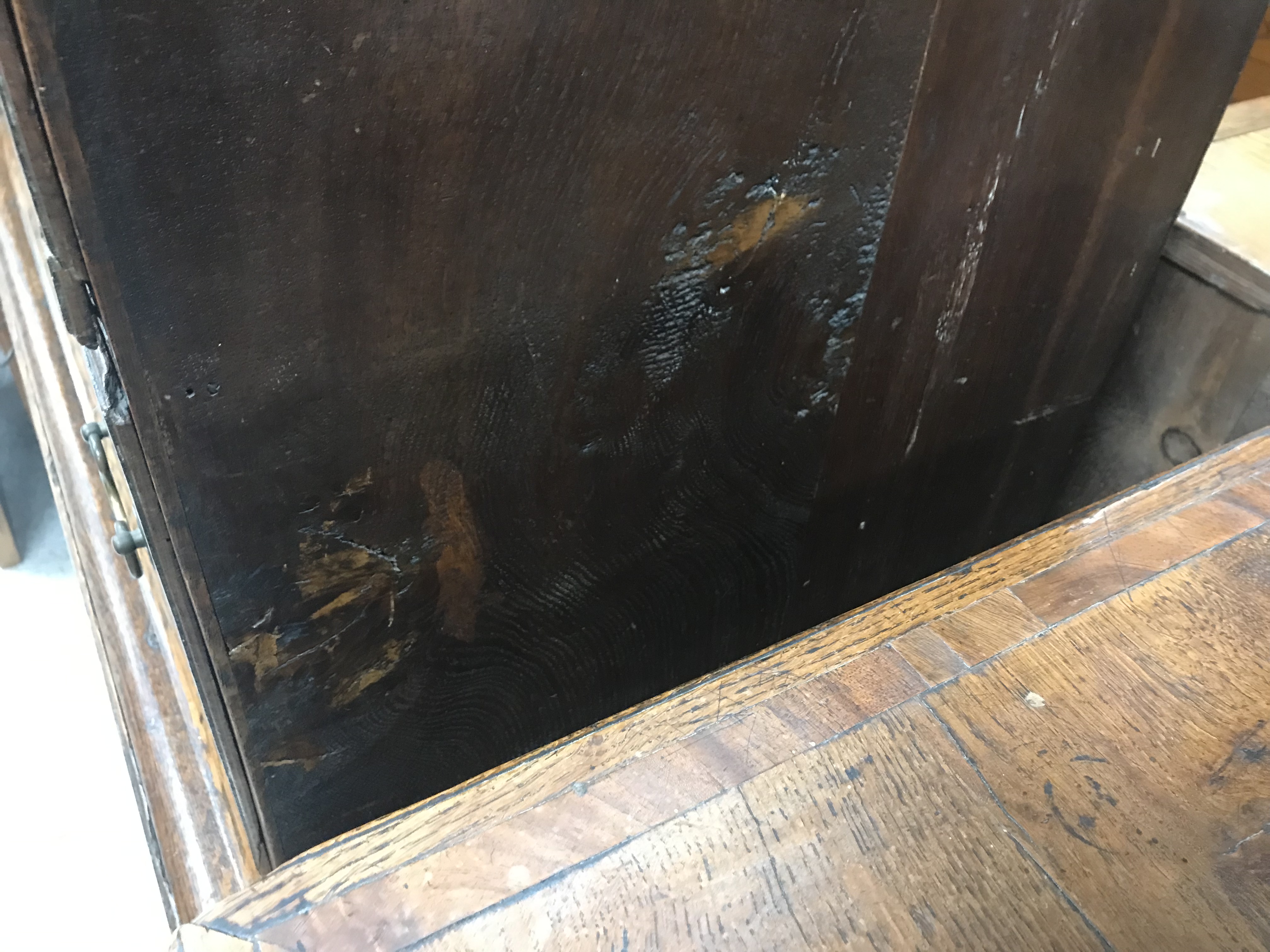 An early 19th Century oak chest on chest - Image 50 of 53