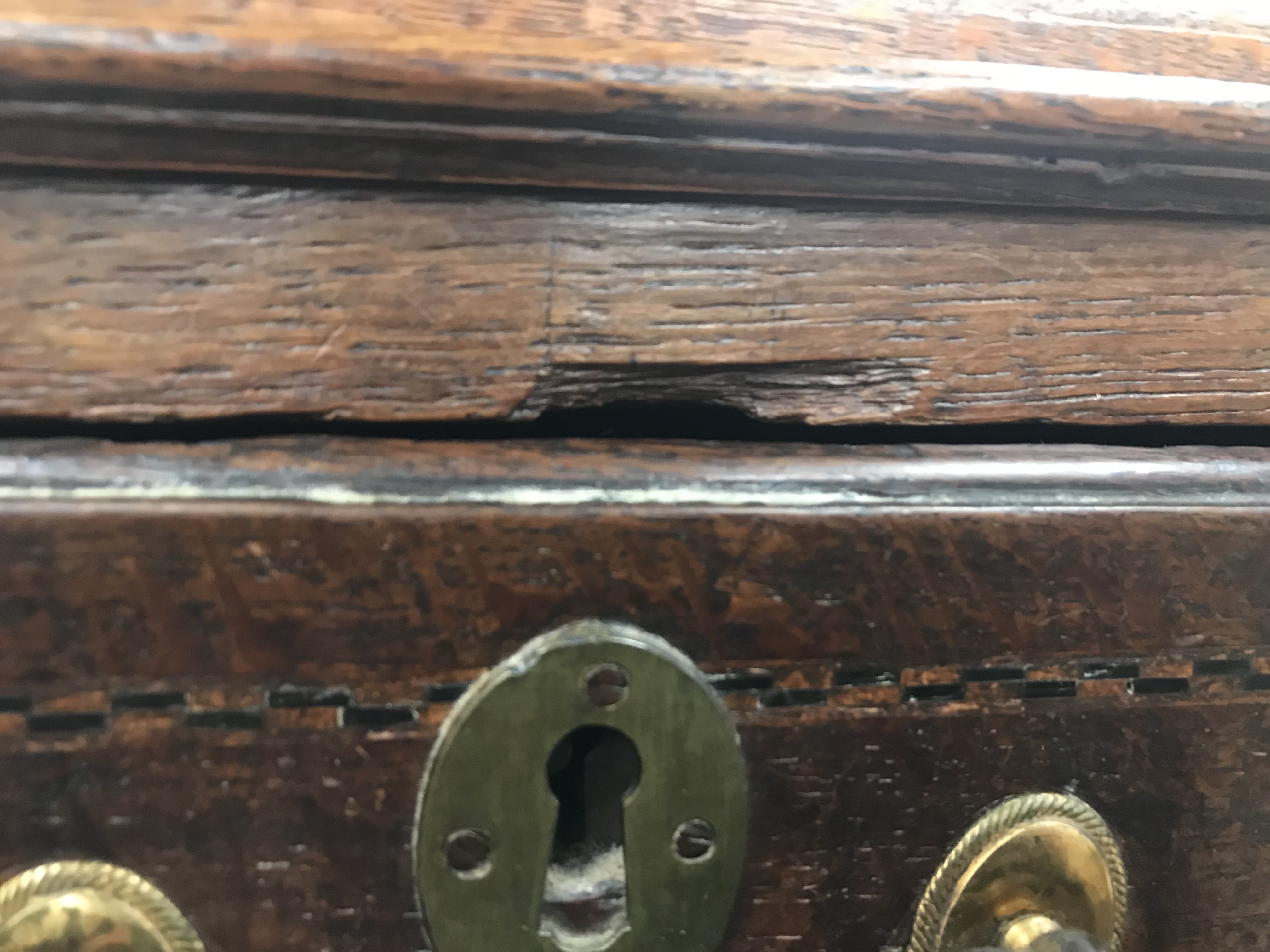 An early 19th Century oak chest on chest - Image 14 of 53