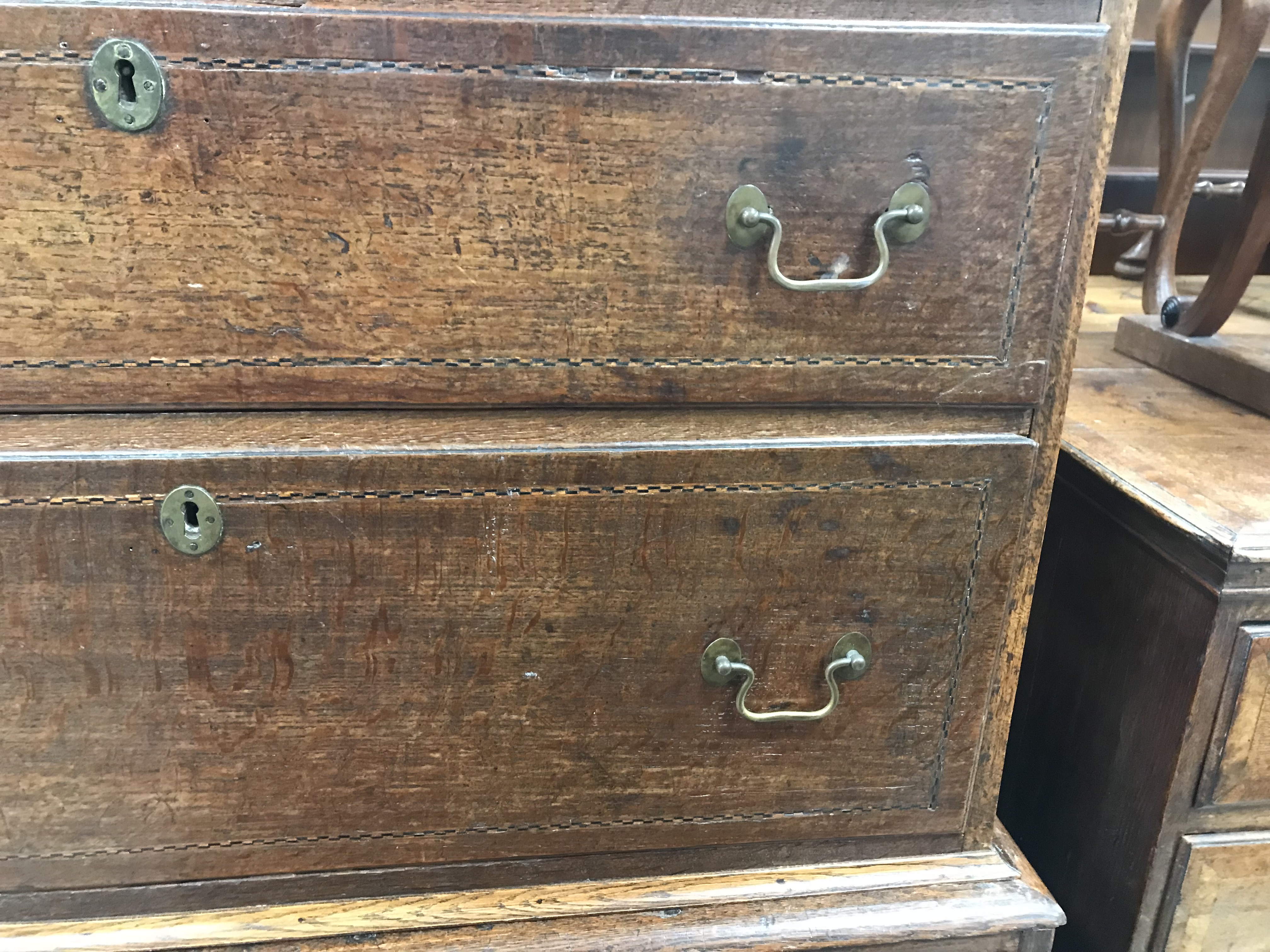 An early 19th Century oak chest on chest - Image 43 of 53