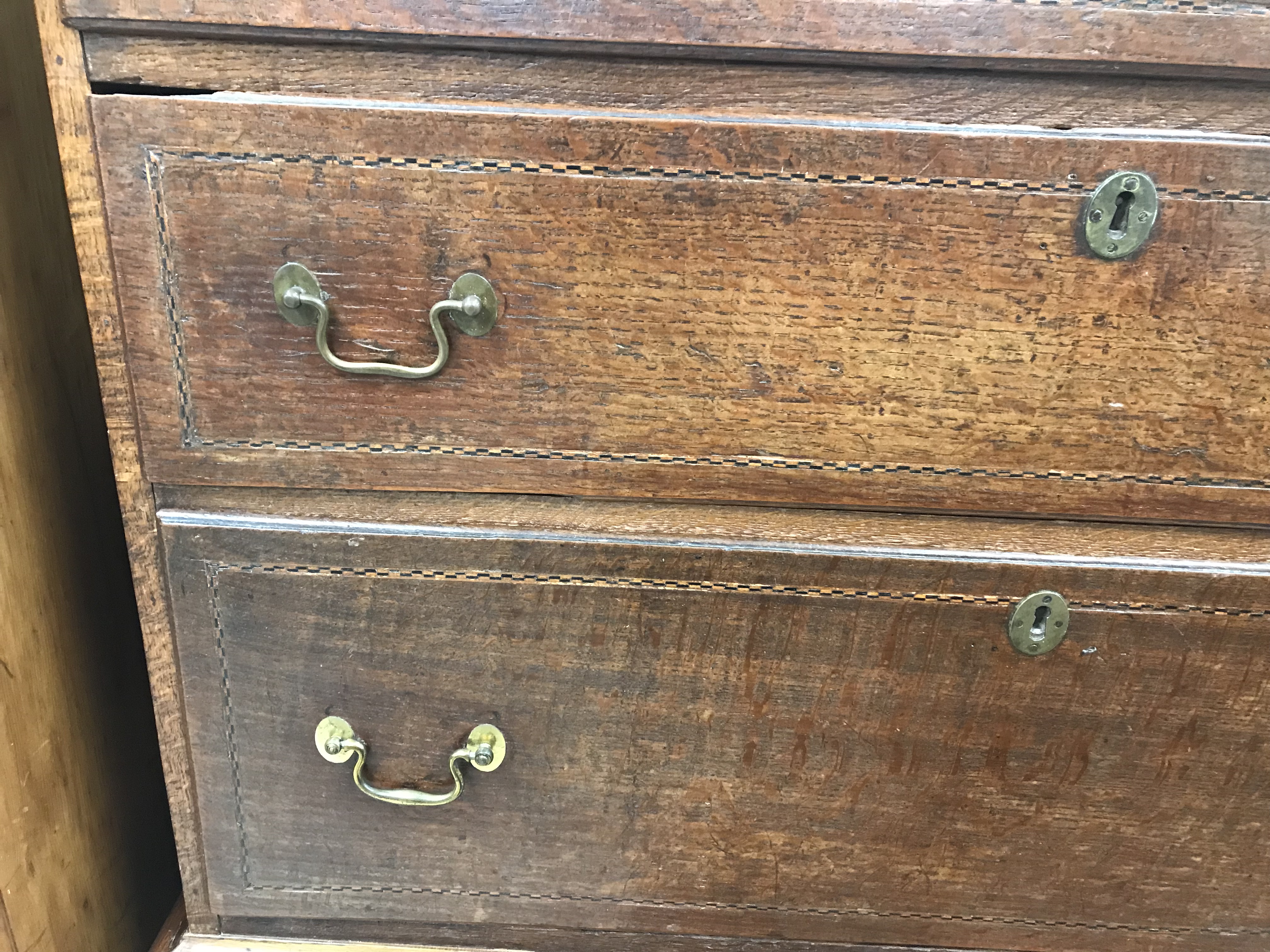 An early 19th Century oak chest on chest - Image 42 of 53