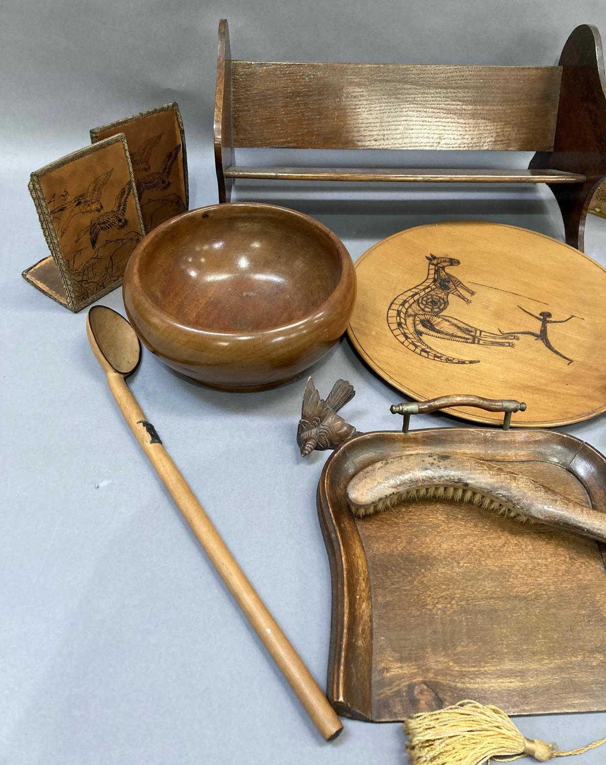 Treen including a book trough, fruit bowl, Australian plaque, crumb scoop and brush, fly whisk, long - Image 3 of 3