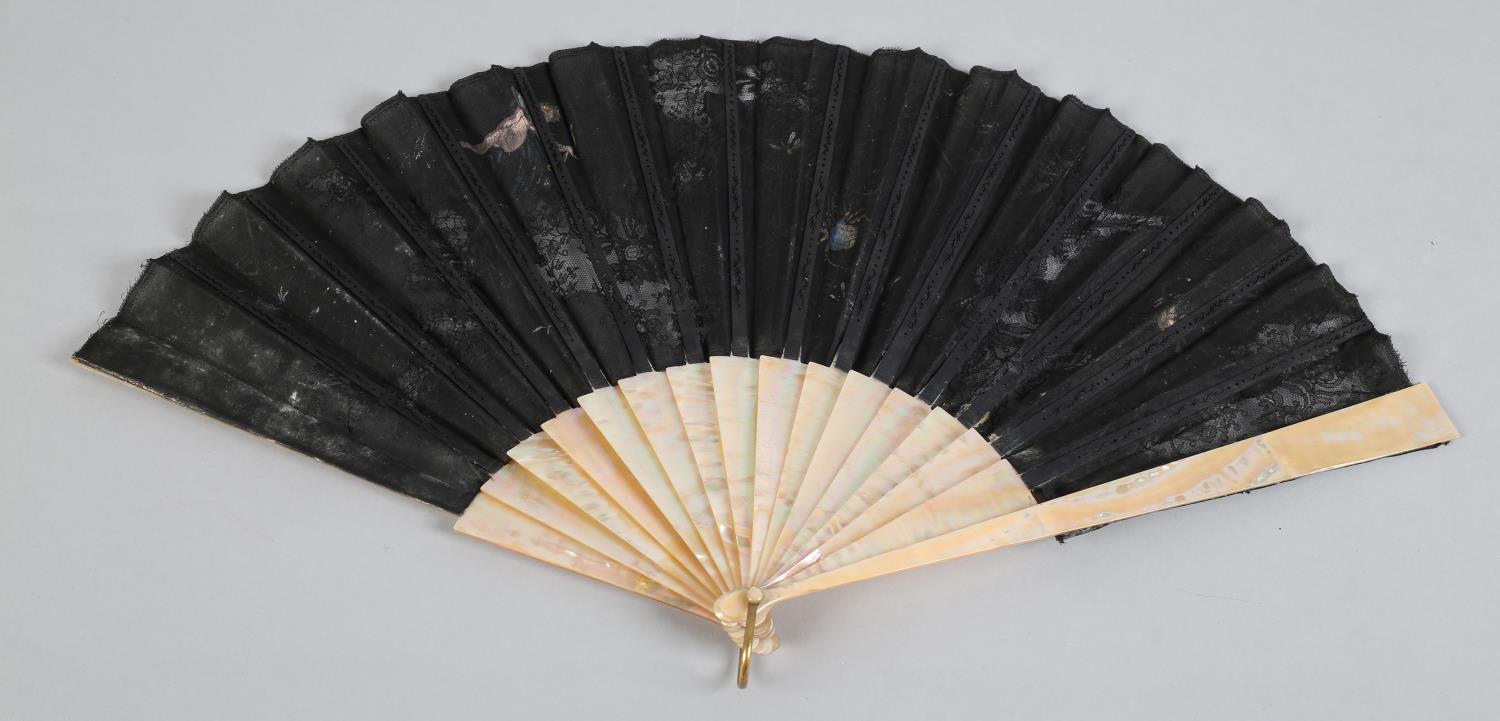 A circa 1880's fan with plain but striking pink mother of pearl monture, the black gauze leaf - Image 4 of 5