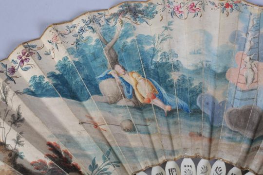 Jacob's ladder: A scarce ivory fan showing a dreaming Jacob asleep in the countryside, unaware of - Image 2 of 5