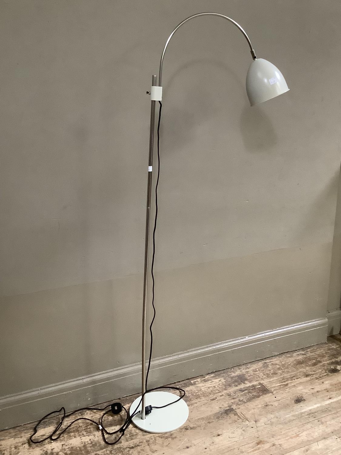 A modern grey painted and white metal standard reading lamp with arched arm, cowl shade and circular - Image 2 of 2