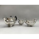 A George V three piece silver tea set London 1913 for Sibrag, Hall & Co Ltd (Charles Clement