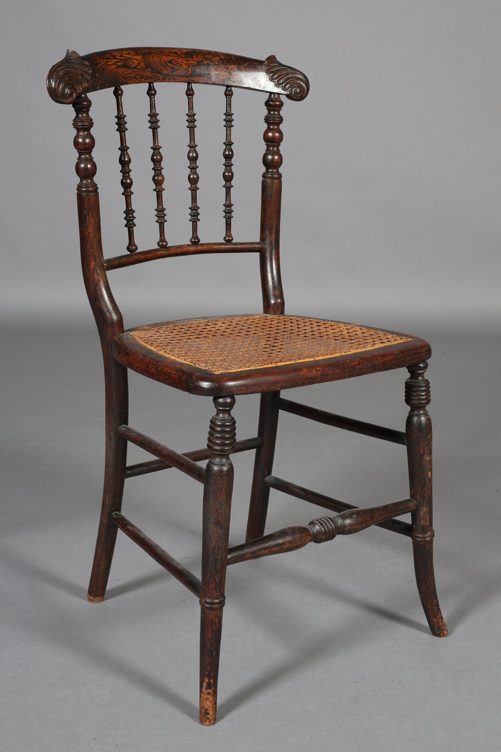 AN EARLY VICTORIAN FAUX ROSEWOOD SINGLE CHAIR, the bar back with carved fluted ears above slender - Bild 2 aus 5