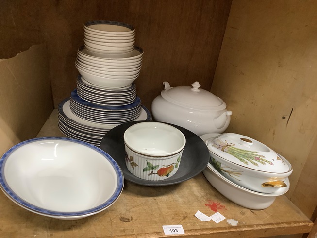 A Royal Doulton Atlanta dinner service comprising plates in three sizes, soup bowls, pudding