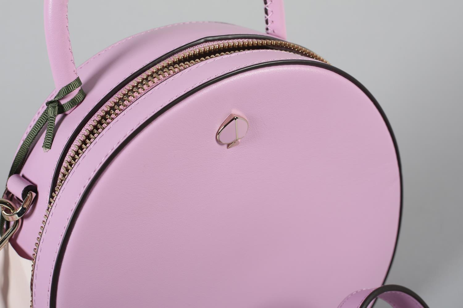 A Kate Spade Canteen handbag in lilac smooth leather, with strap, original dustbag, condition: - Bild 4 aus 4