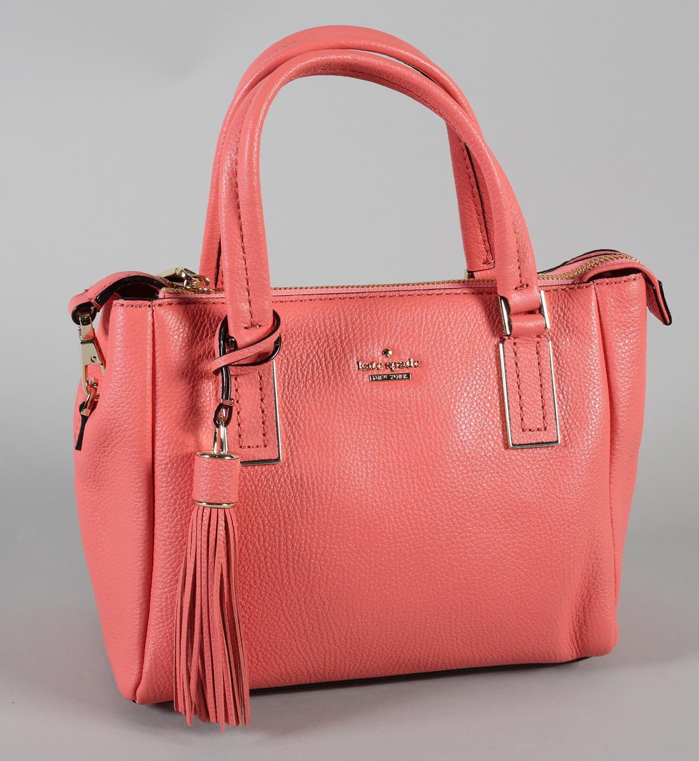 A Kate Spade Kingston Drive Alena crossbody handbag in coral pink grained leather, with strap, - Bild 2 aus 4