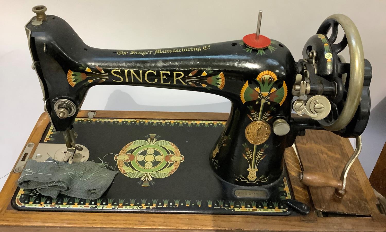 A Singer hand sewing machine - Bild 2 aus 2