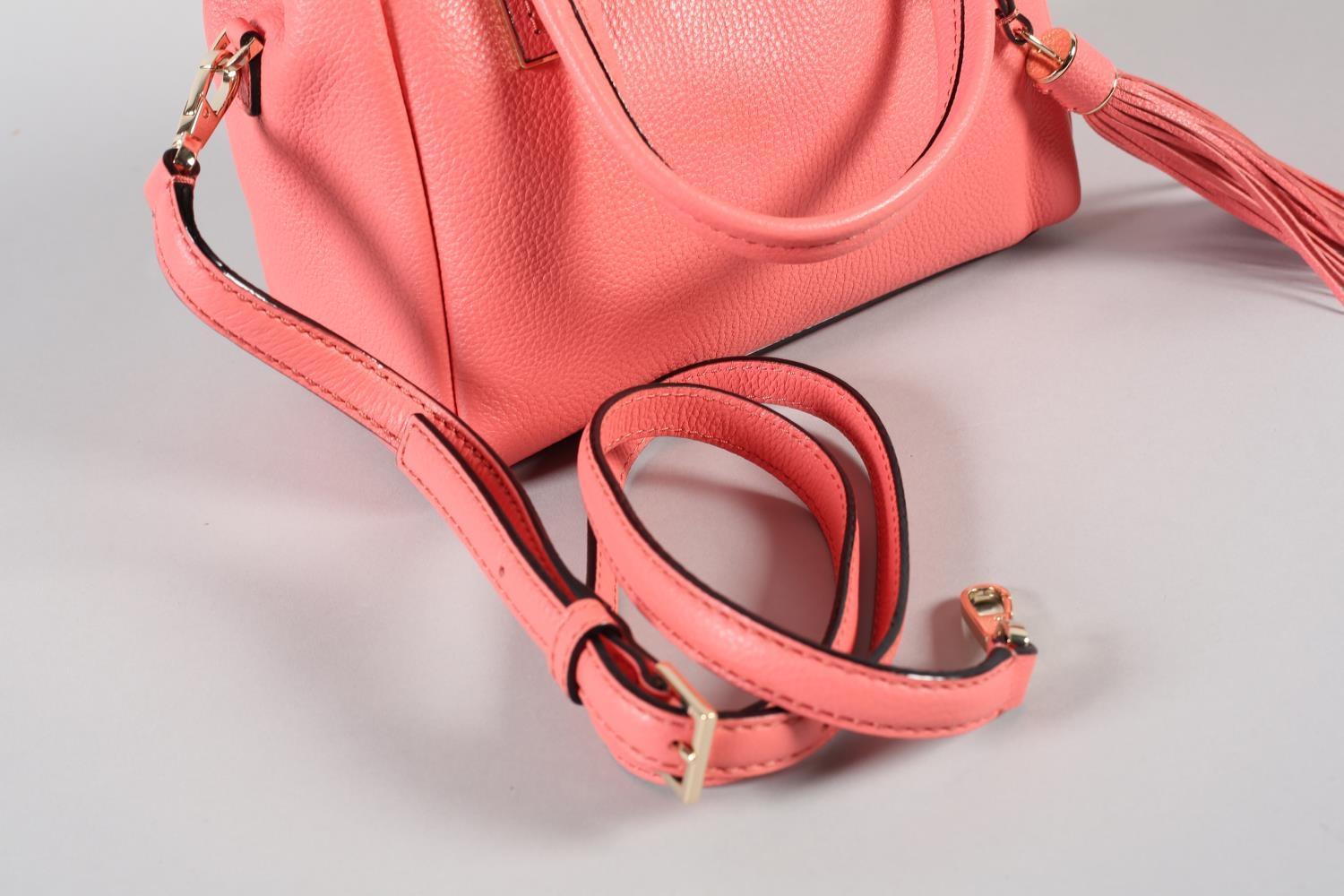 A Kate Spade Kingston Drive Alena crossbody handbag in coral pink grained leather, with strap, - Bild 4 aus 4