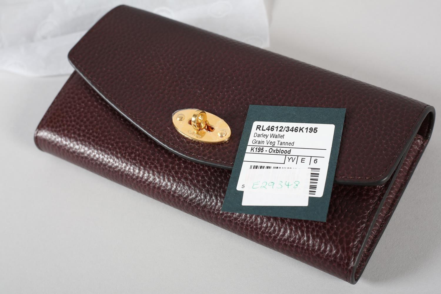 A Mulberry Darley wallet in oxblood grained leather, original box, Mulberry product card, condition: - Bild 3 aus 3